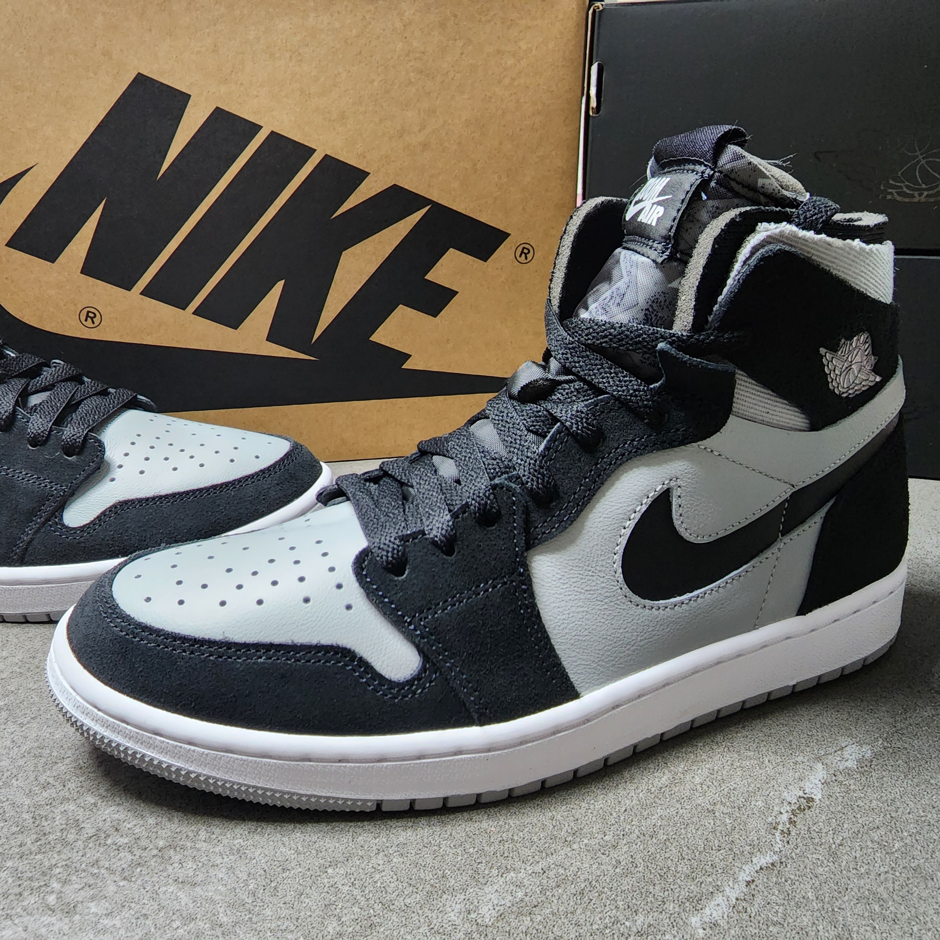 Jordan 1 Zoom Air CMFT Black Light Smoke Grey 착용 스타일 - 1