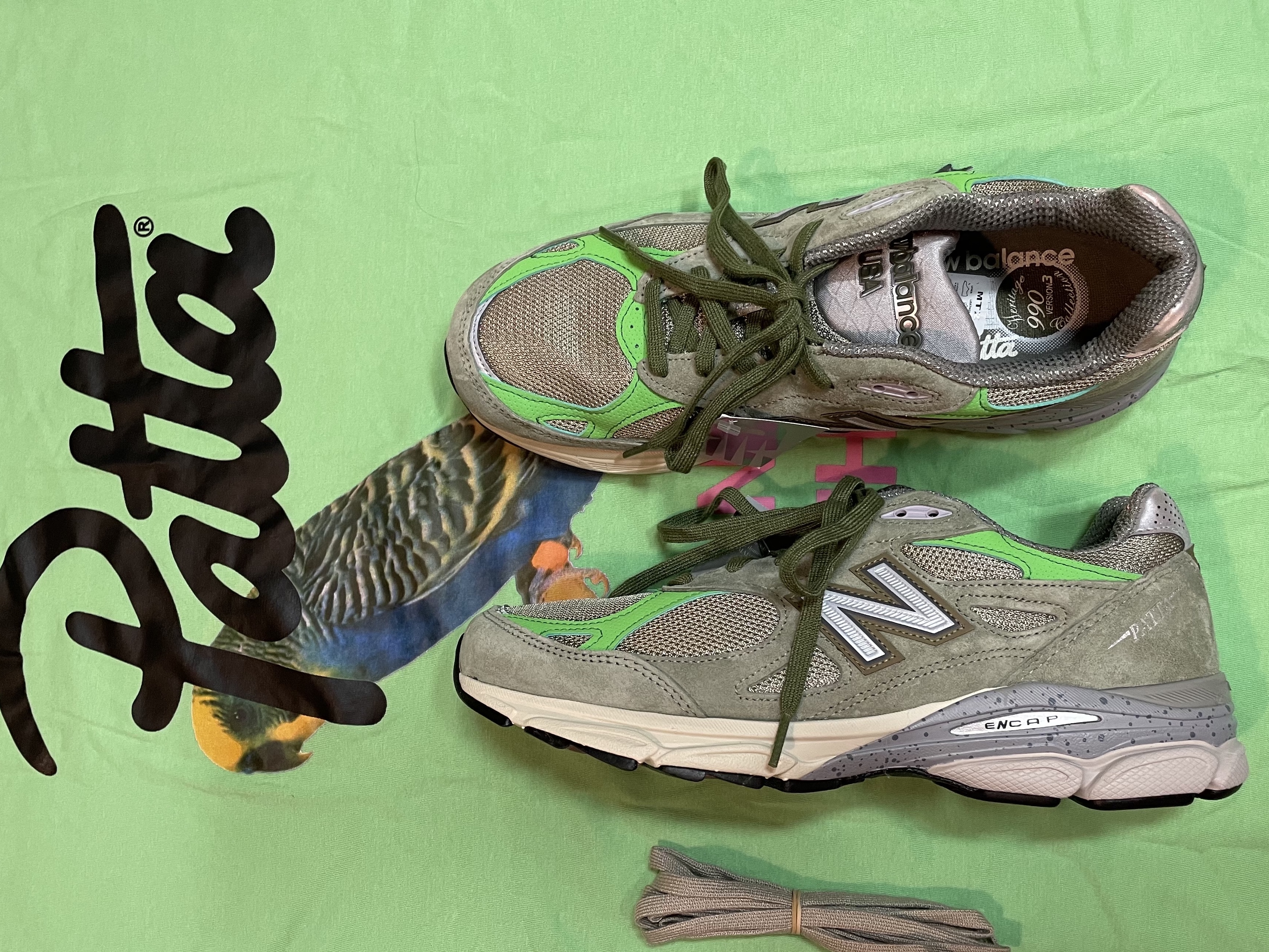 New Balance x Patta 990v3 Made in USA Olive 착용 스타일 - 3