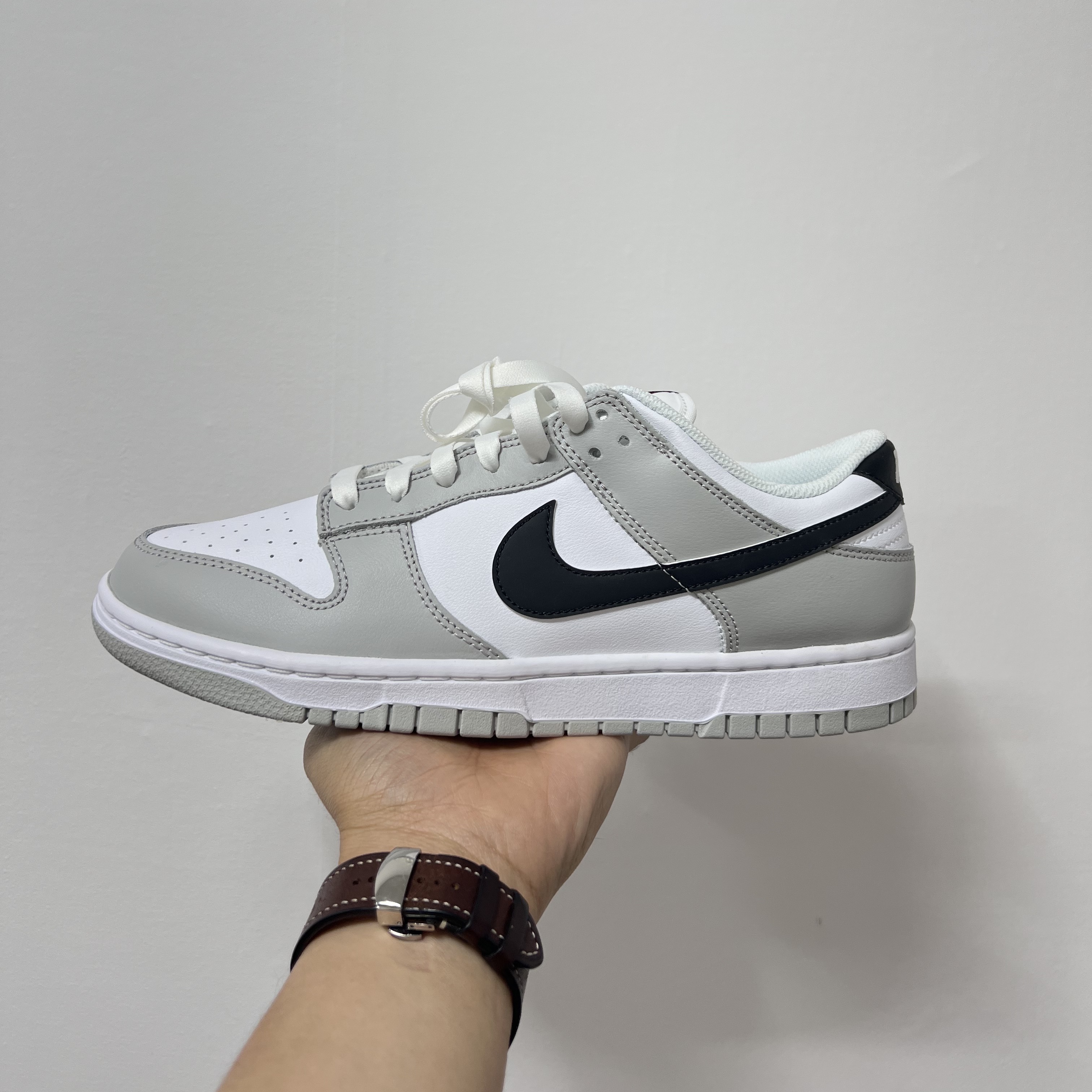 Nike Dunk Low Retro SE Jackpot Grey Fog 착용 스타일 - 2