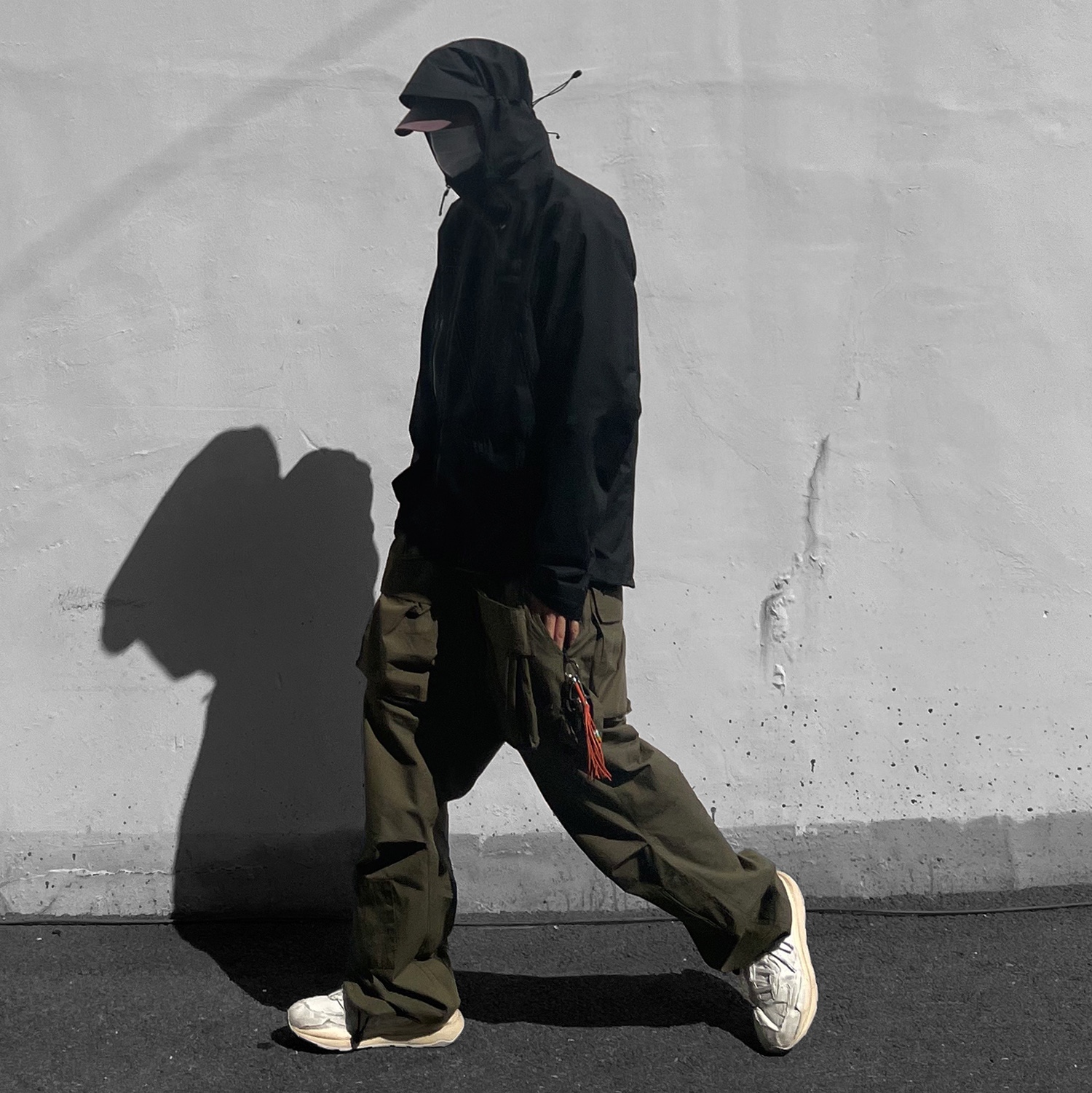 Arc'teryx Beta LT Jacket Black, New Balance 5740 Protection Pack Sea Salt 착용 스타일 - 1