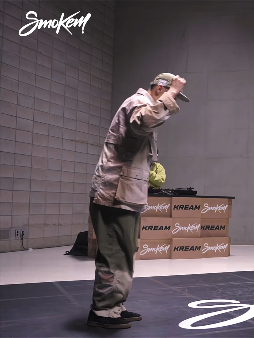 The North Face Novelty Vaiden Jacket White Sand, Adidas Yeezy Boost 700 V2 Cream 착용 스타일 - 4