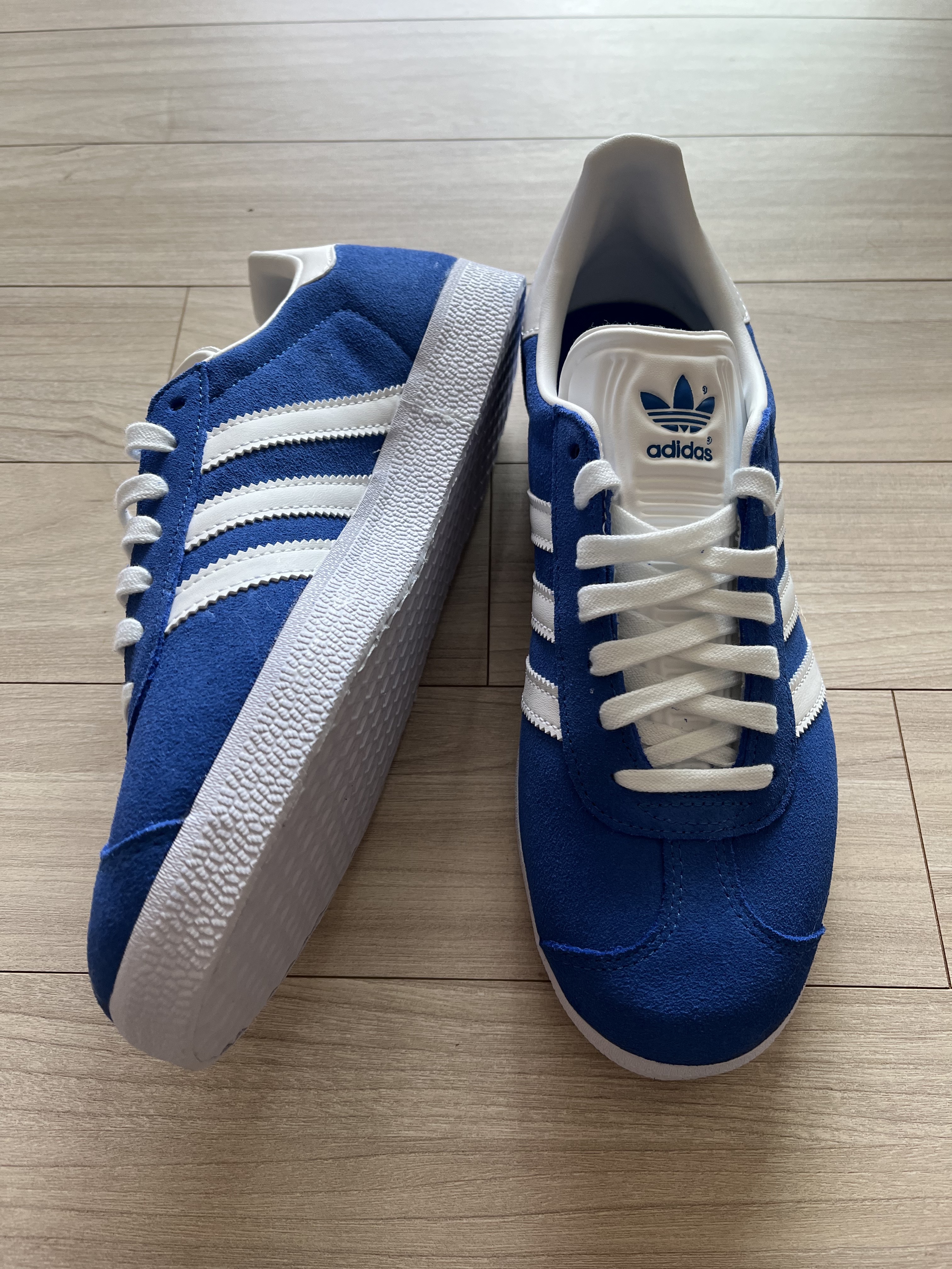 Adidas Gazelle Blue 착용 스타일 - 2