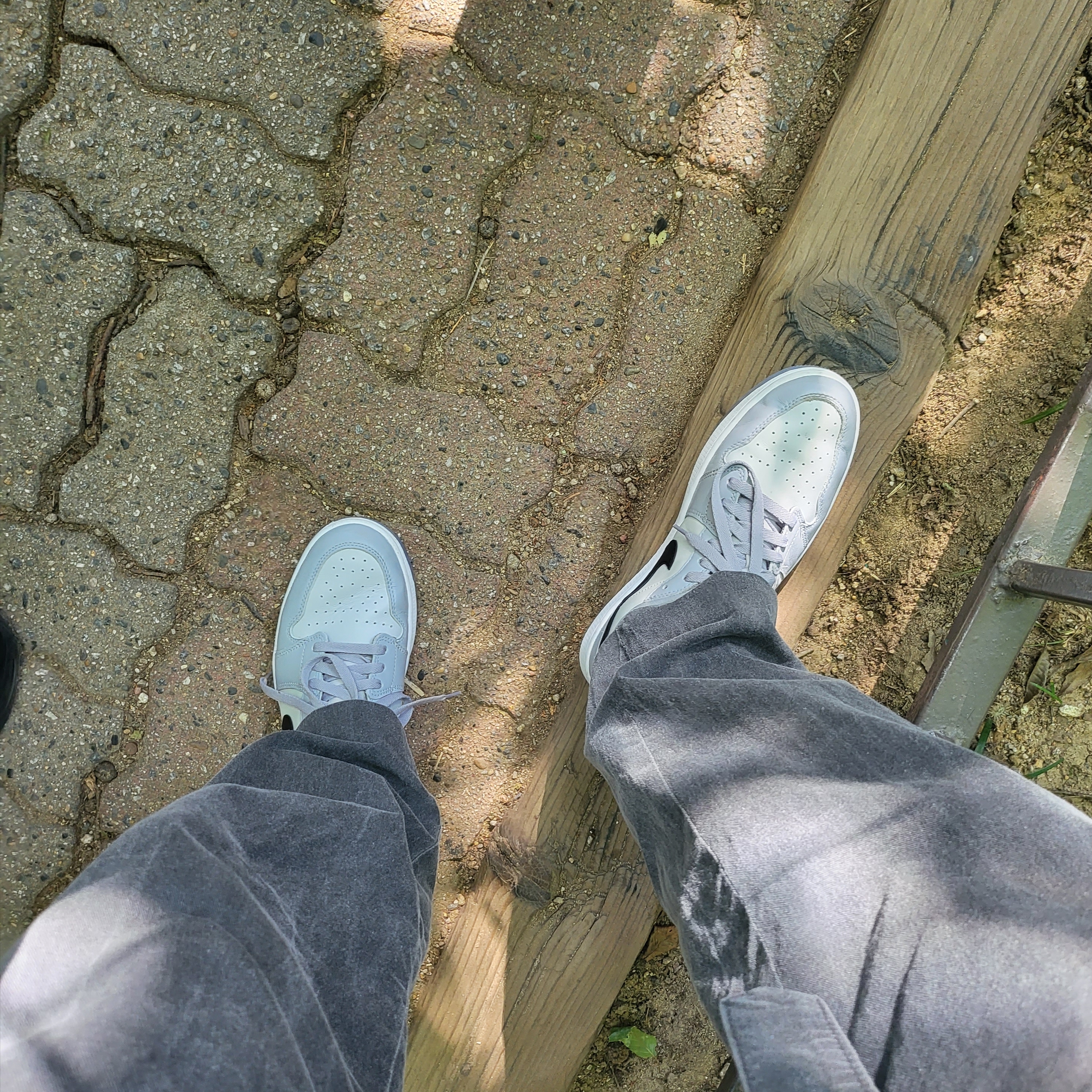 Jordan 1 Low Golf Wolf Grey 착용 스타일