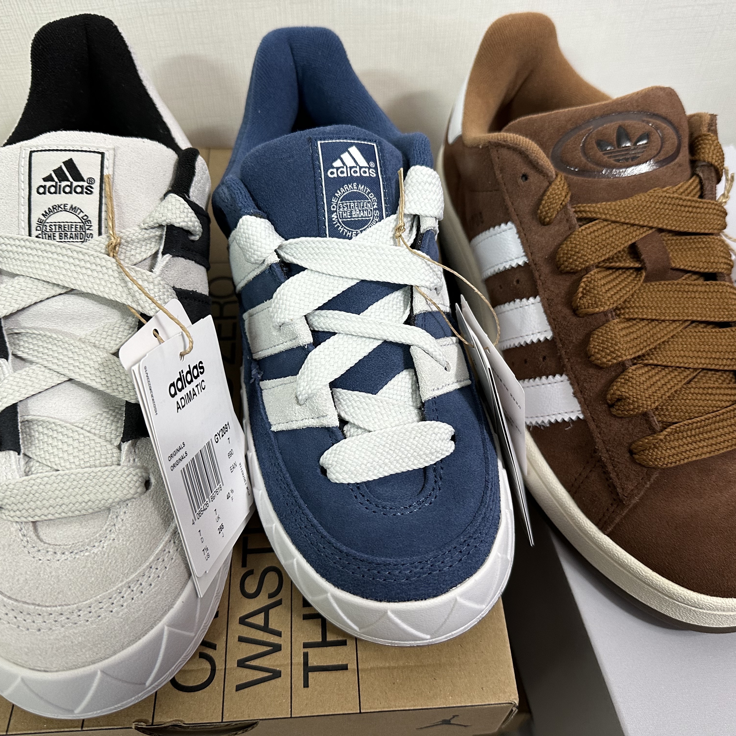 Adidas Adimatic Night Marin, Adidas Campus 00s Bark Cloud White 착용 스타일