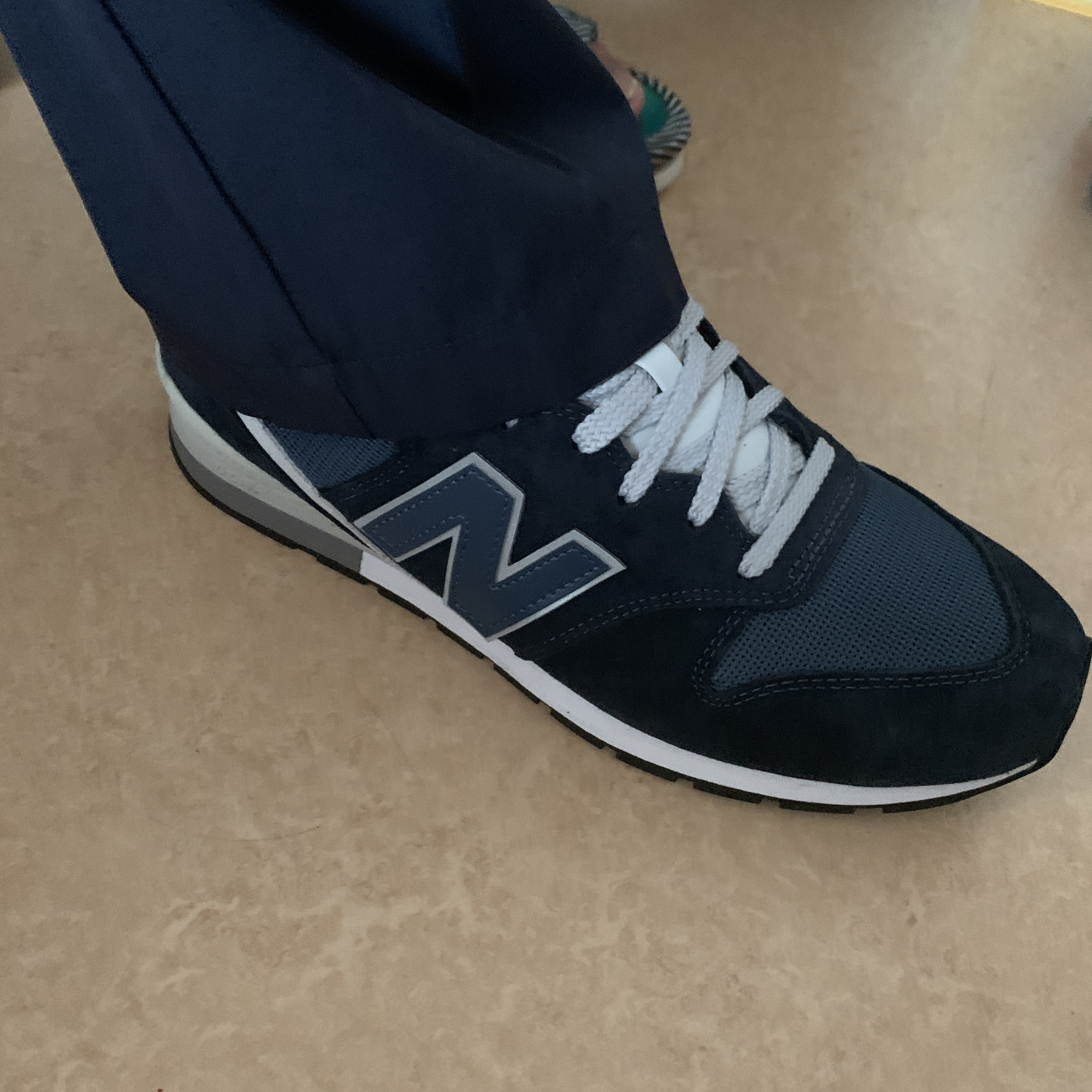 New Balance 574 Classic Black - D Standard 착용 스타일 - 1