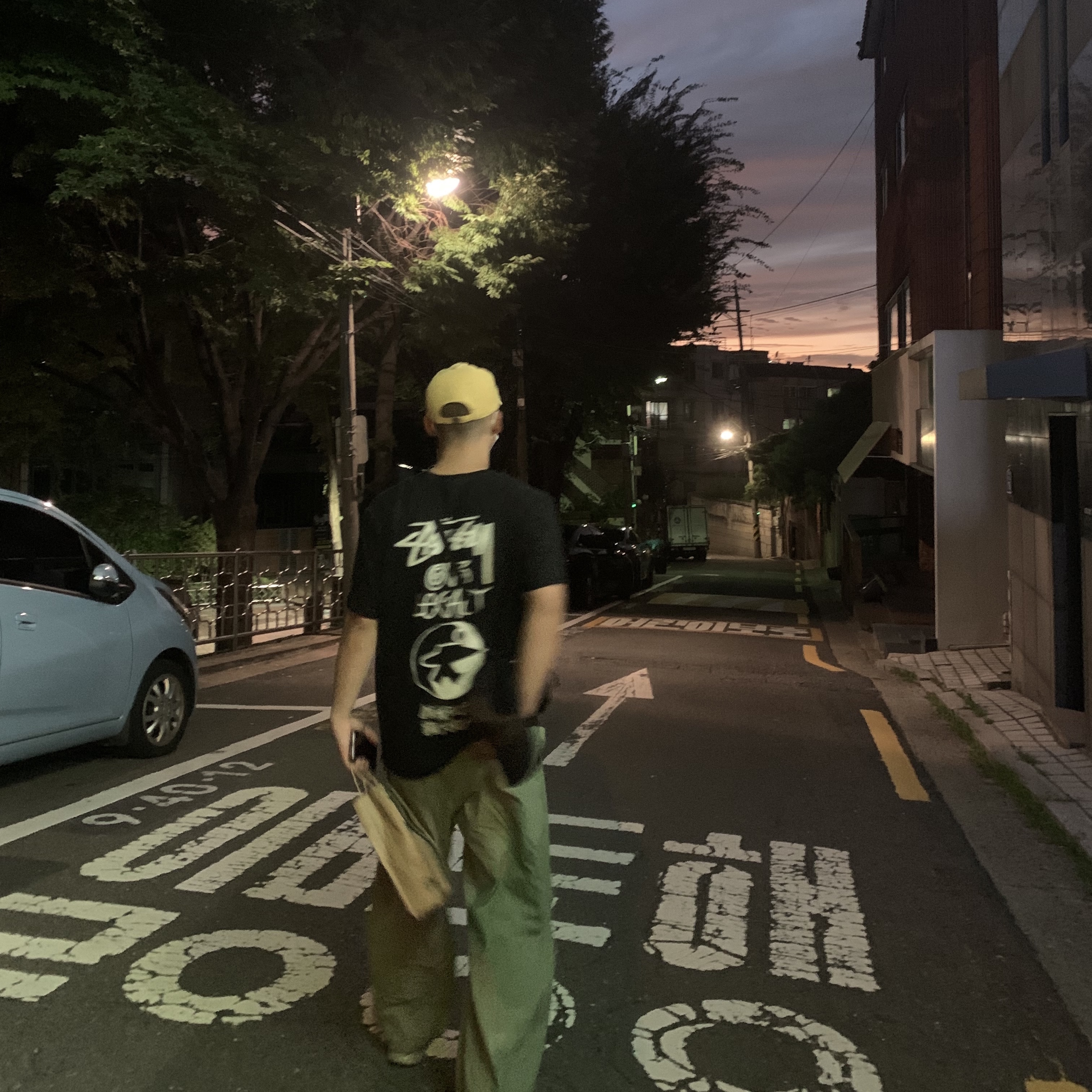 Arc'teryx Mantis 2 Waistpack Black, Stussy x Our Legacy Surfman T-Shirt Black - 21SS 착용 스타일 - 2
