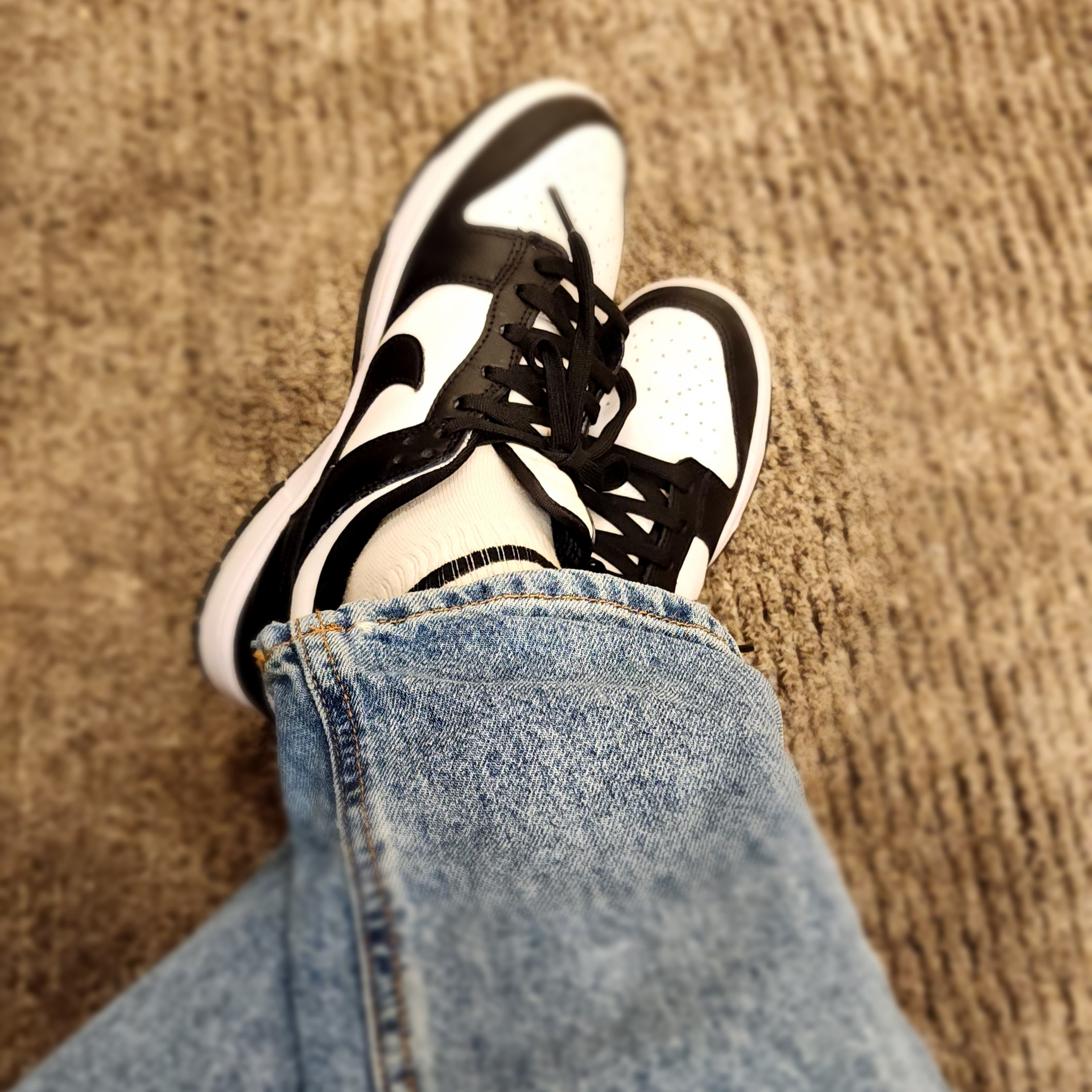 Nike Dunk Low Retro Black, Nike Air Force 1 '07 Low White 착용 스타일 - 2