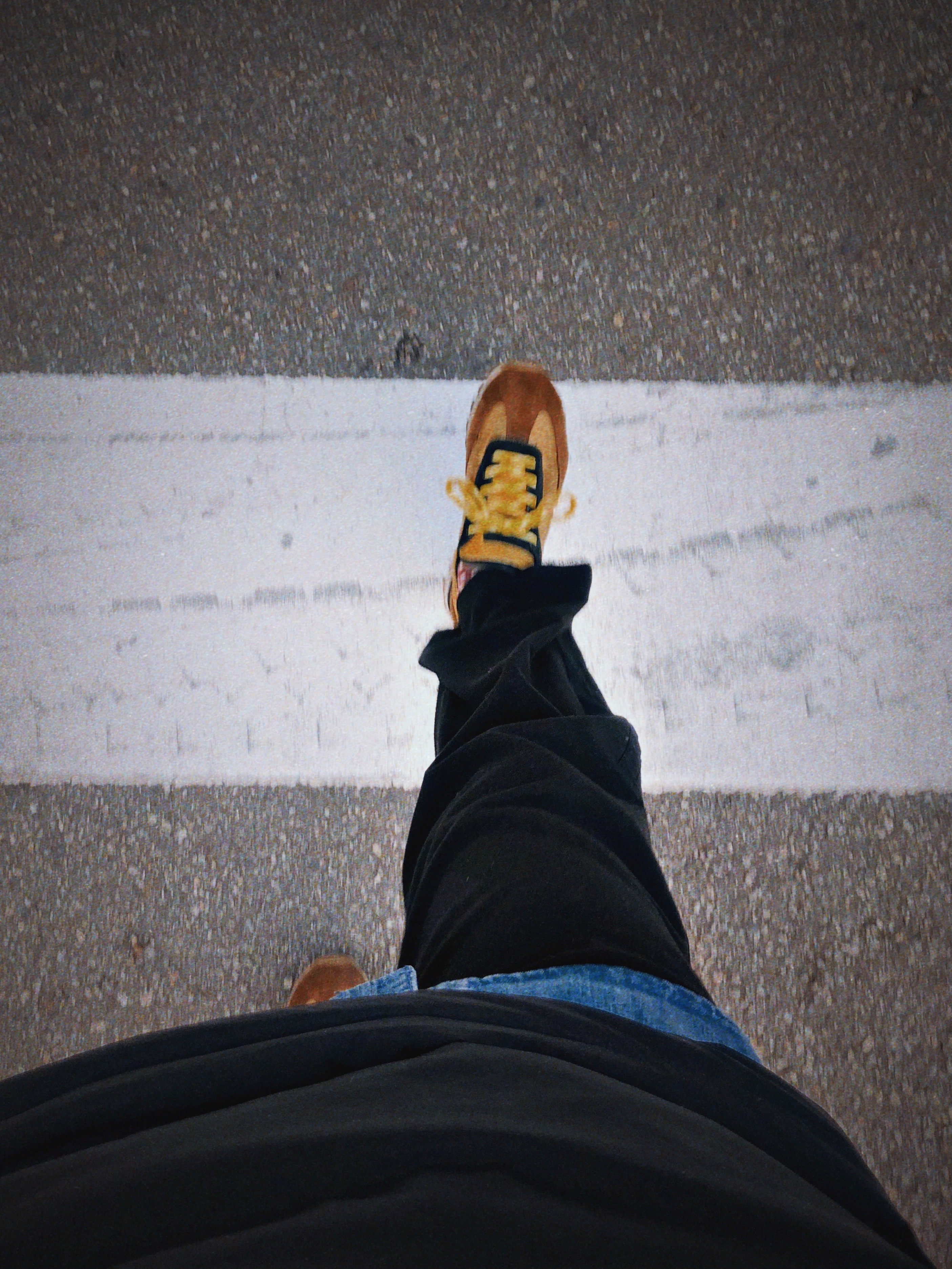 Maison Margiela Colour Block Runners Brown 착용 스타일 - 2
