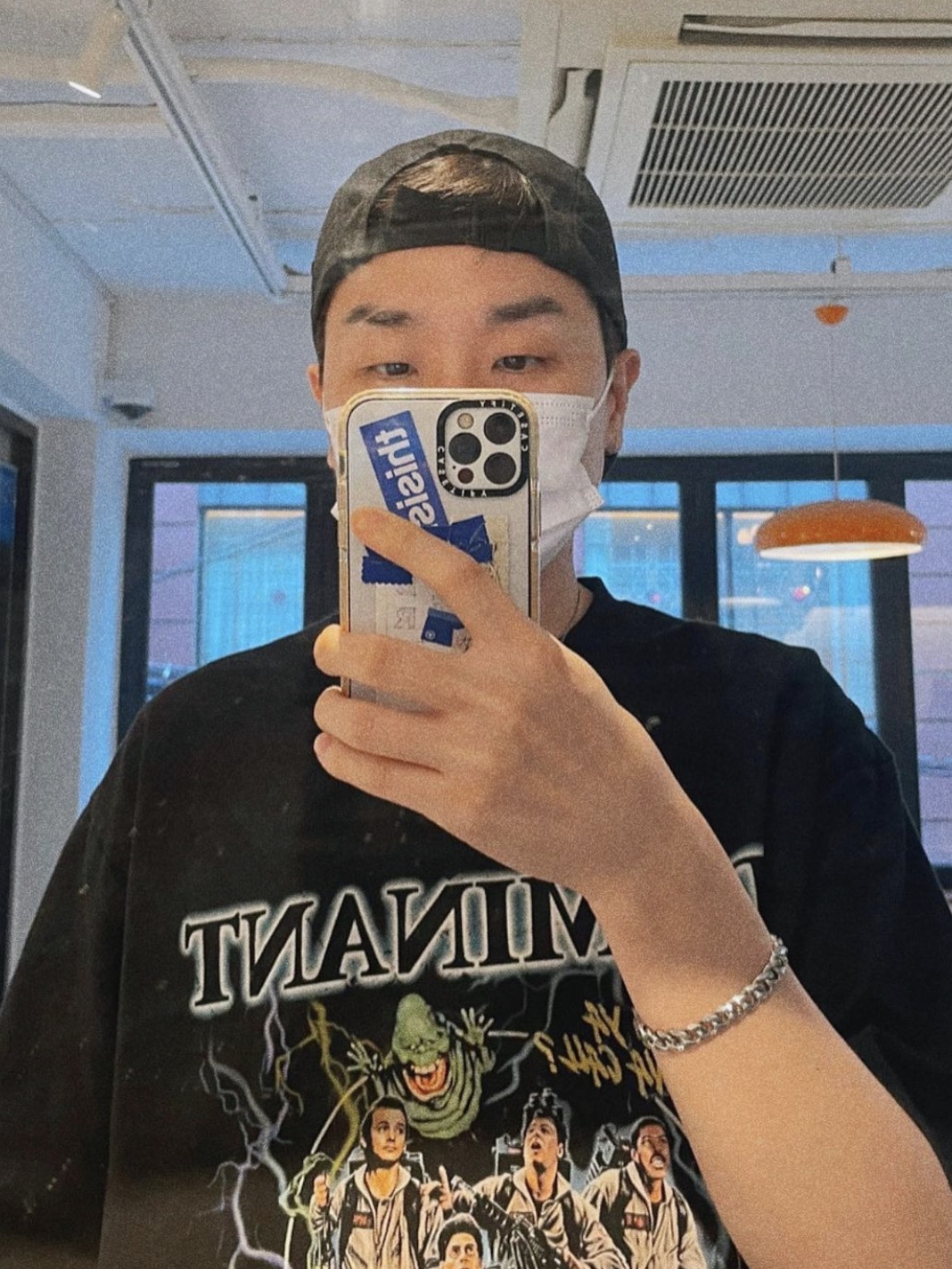 Casetify x Ader Error Sketch Impact iPhone Case 착용 스타일