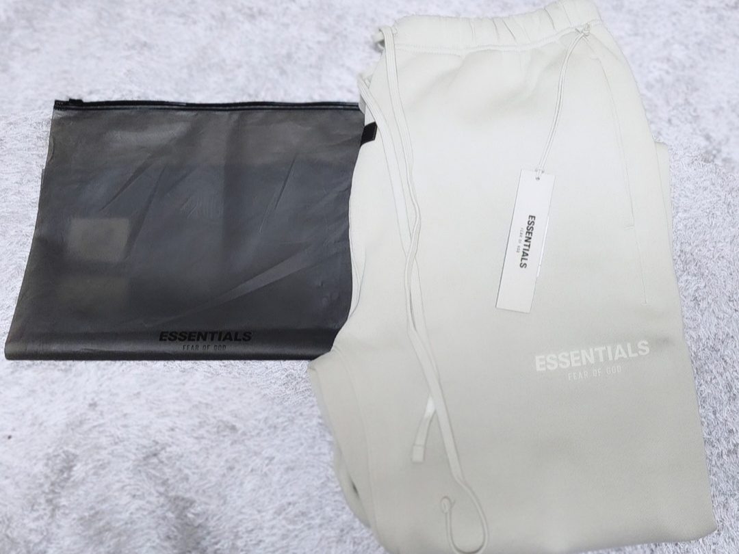 Essentials Relaxed Sweatpants Wheat - 22SS 착용 스타일