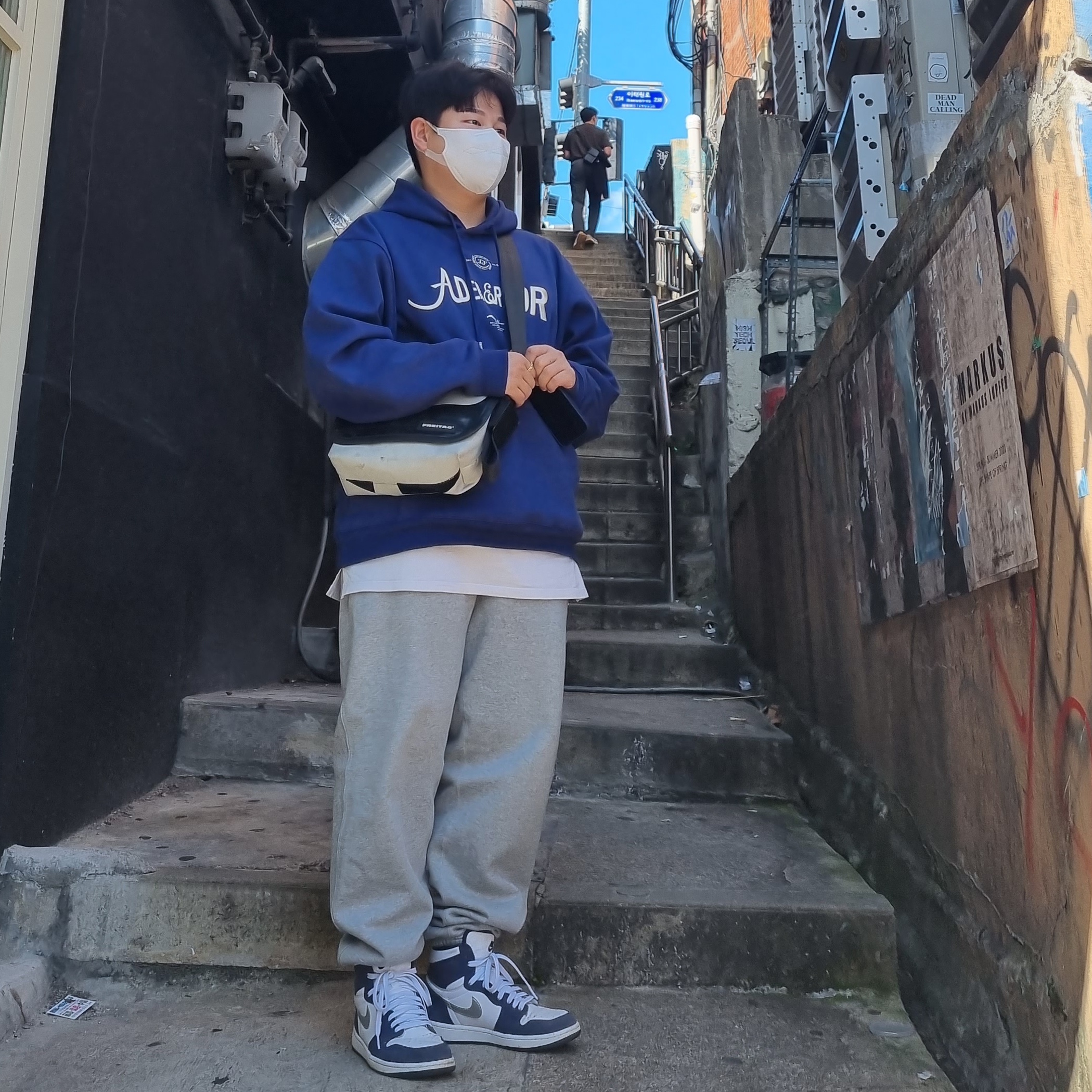Ader Error Verif Logo Hoodie Navy, Jordan 1 Retro High OG CO.JP Midnight Navy 착용 스타일