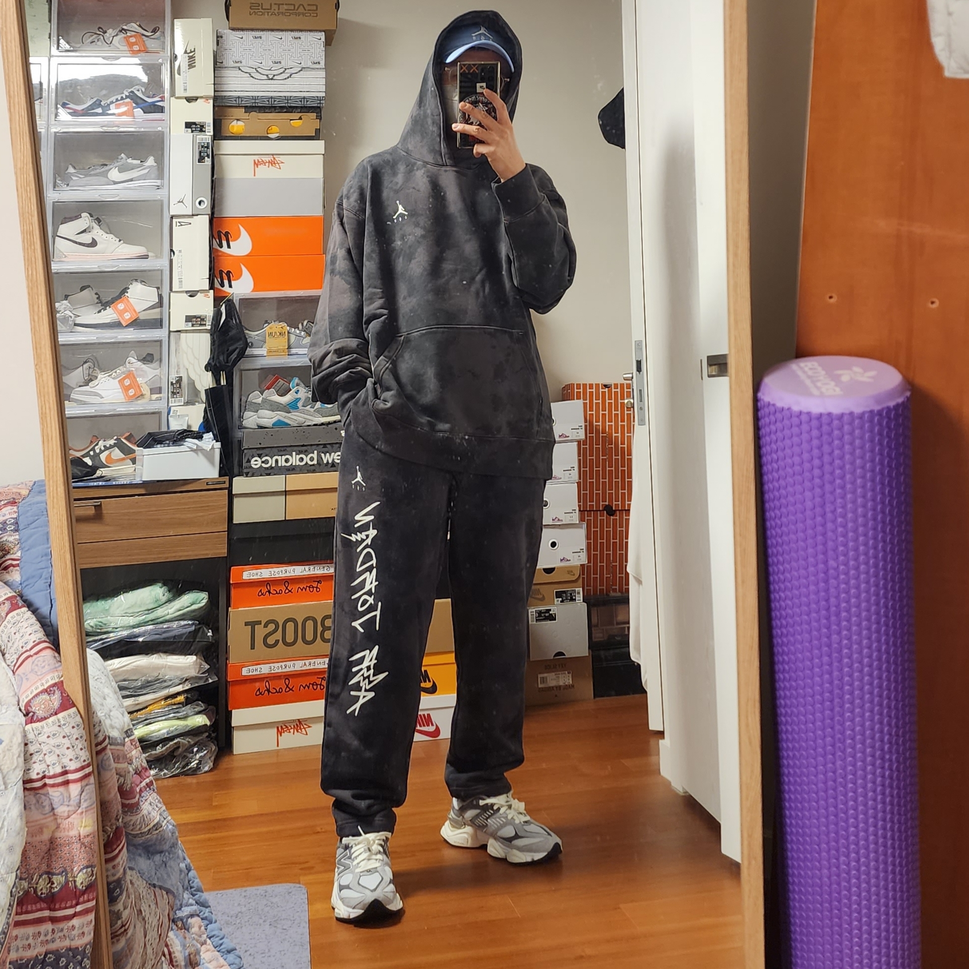 Jordan x J Balvin Jumpman Heritage 86 Adjustable Hat, Jordan x J Balvin Fleece Pants Black - Asia 착용 스타일 - 2