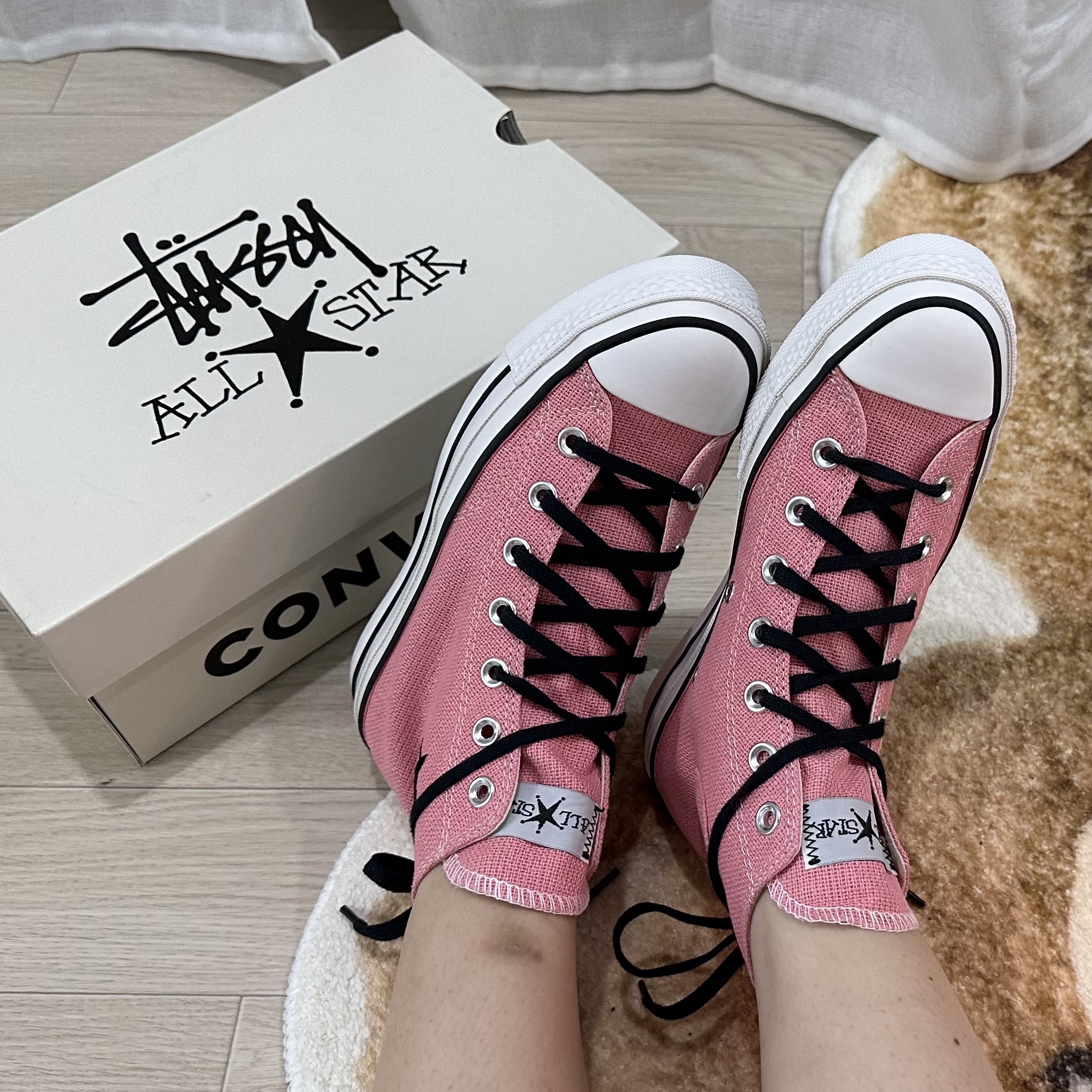 Converse x Stussy Chuck 70 High Plumeria 착용 스타일 - 2