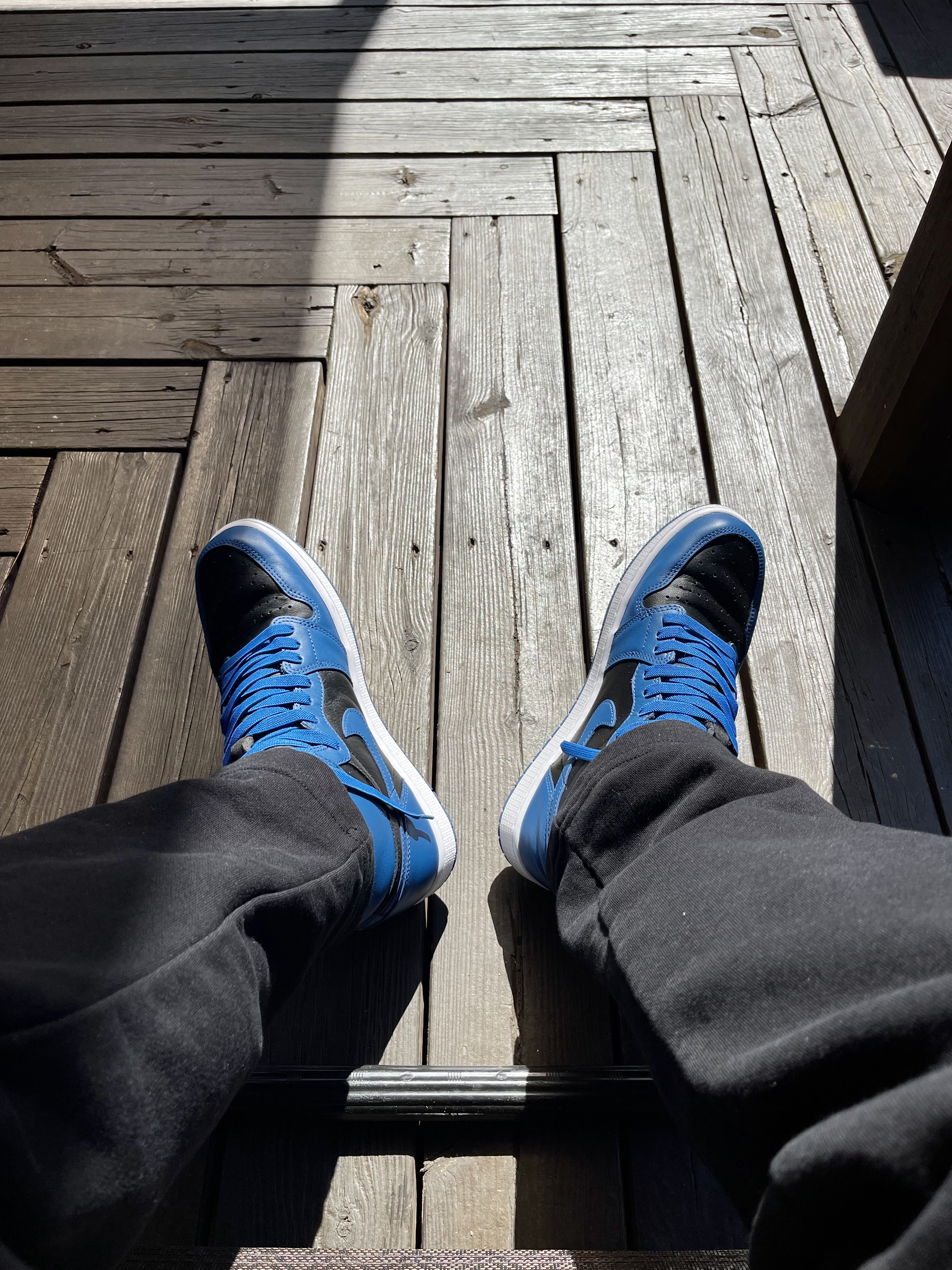 Jordan 1 Retro High OG Dark Marina Blue 착용 스타일 - 2