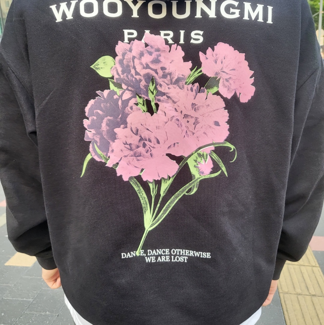 Wooyoungmi Flower Print Back Logo Hoodie Black - 21SS 착용 스타일 - 2