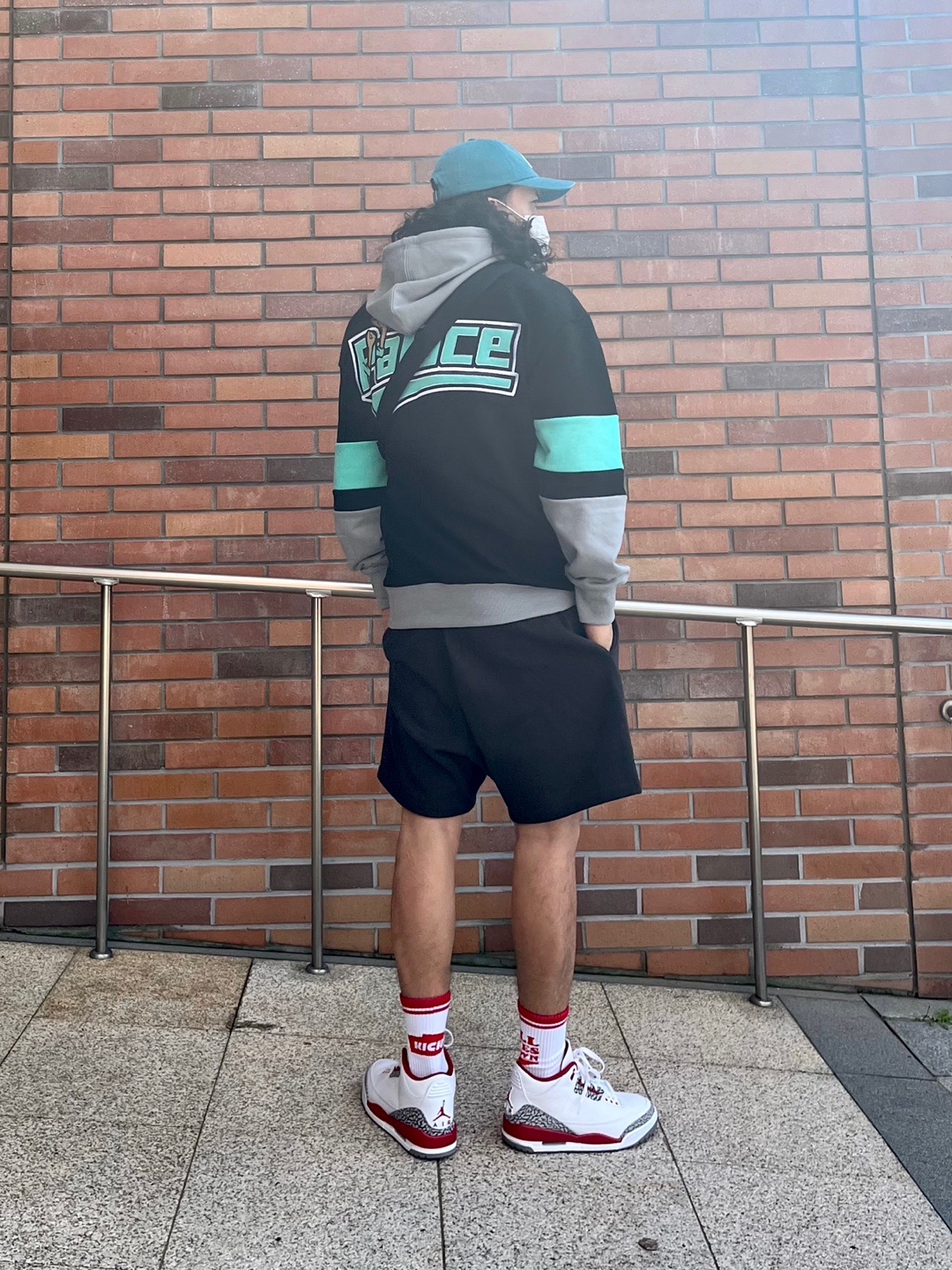 Palace x Starter Hood Black - 22FW, Jordan 3 Retro Cardinal Red 착용 스타일 - 2