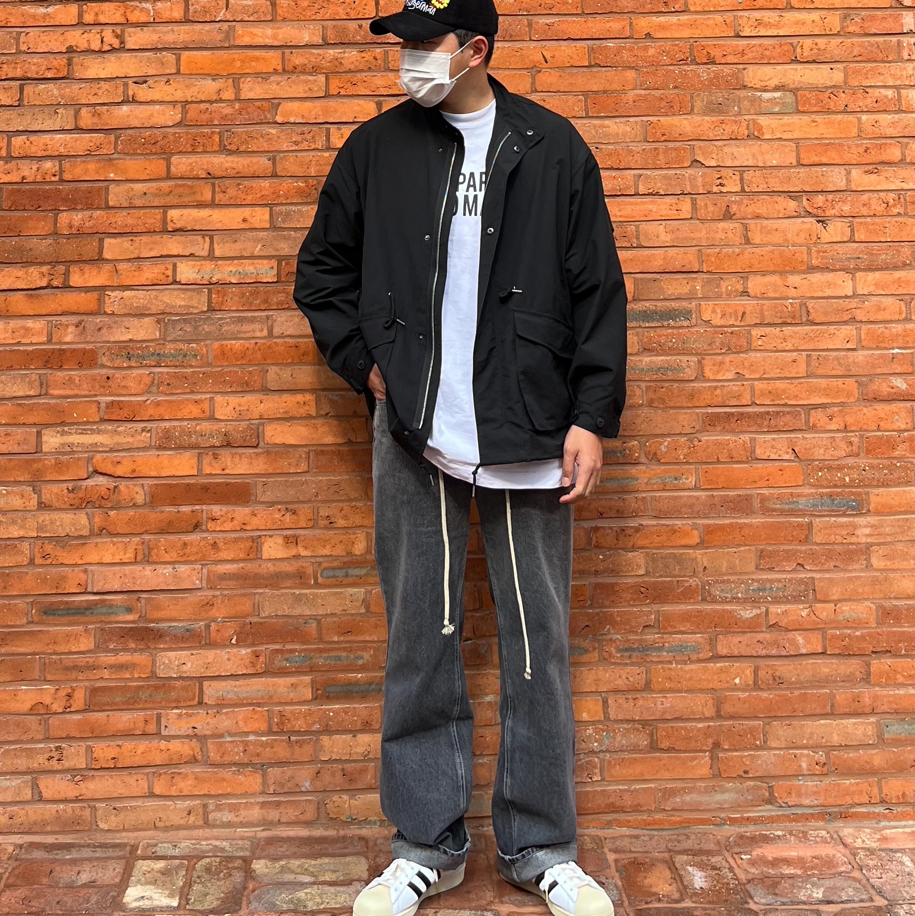 Adidas Superstar Premium White Black 착용 스타일 - 4
