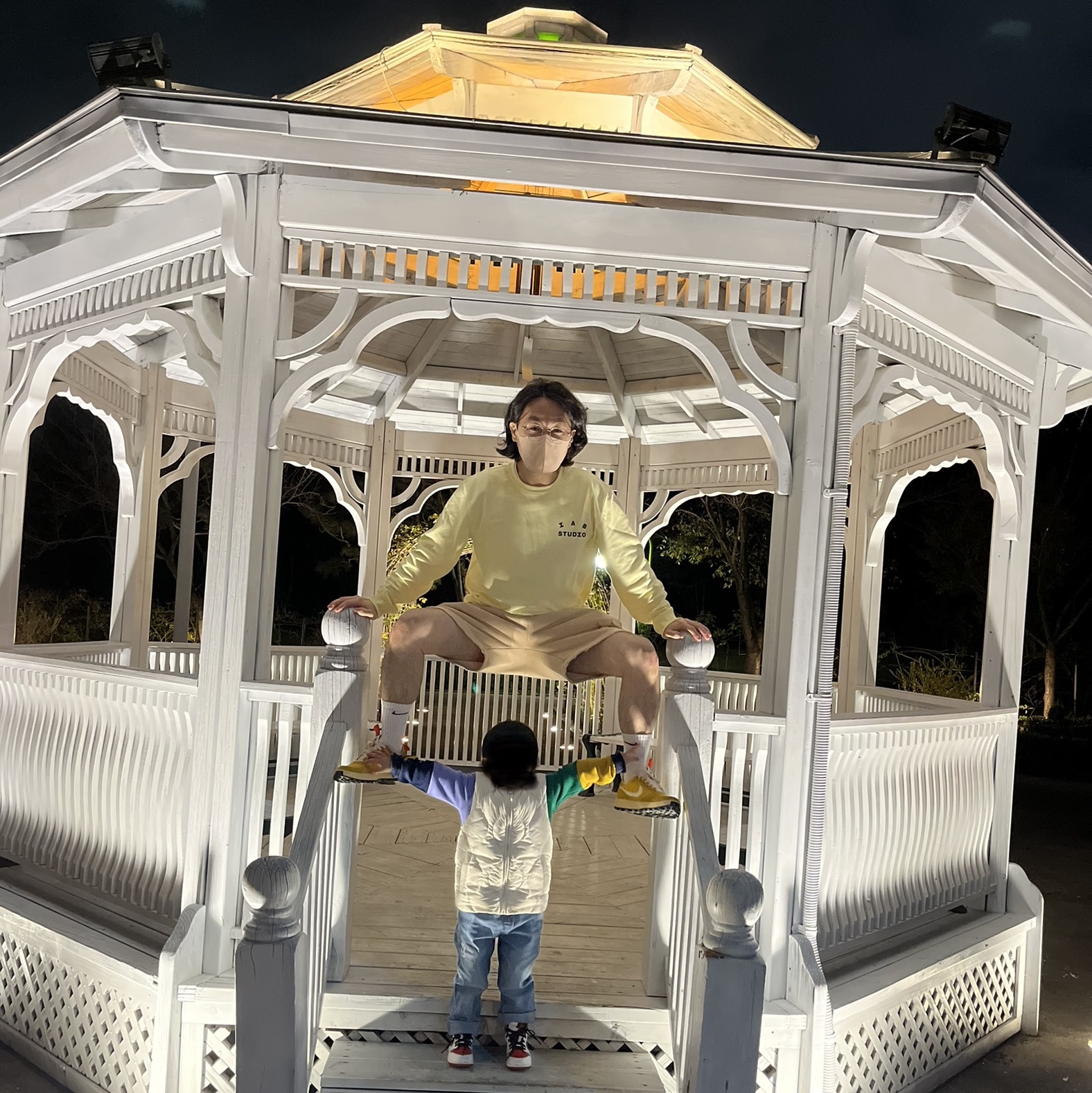 IAB Studio Long Sleeve Lemon, Jordan x Union Fleece Shorts White Onyx - Asia 착용 스타일 - 1