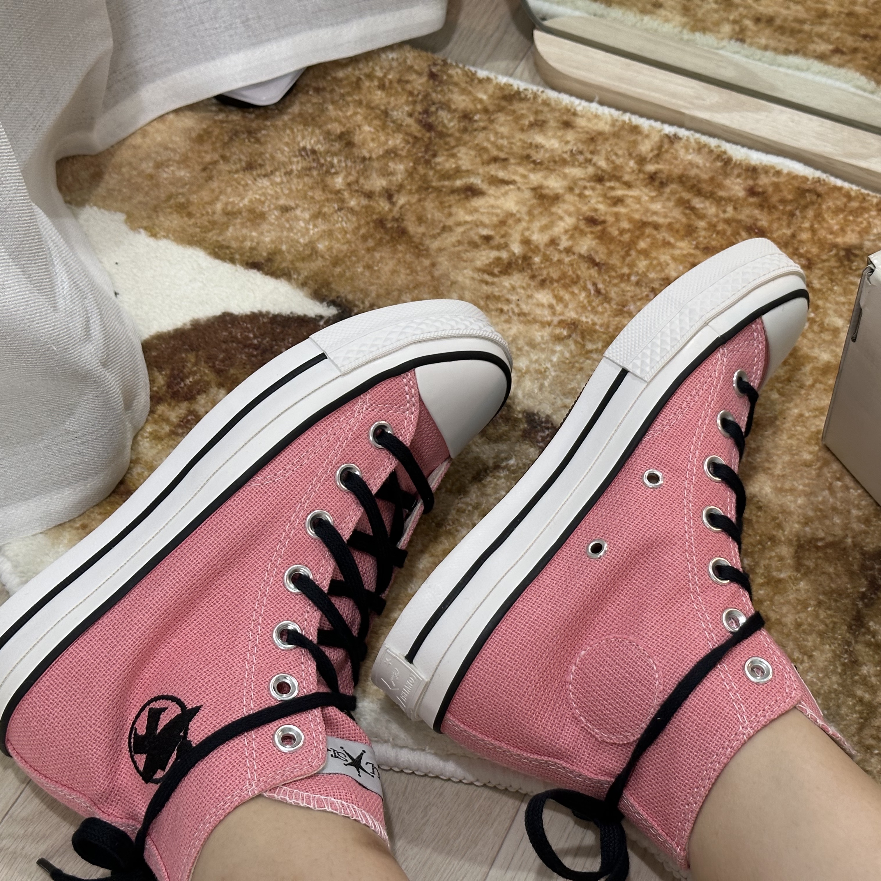 Converse x Stussy Chuck 70 High Plumeria 착용 스타일 - 1