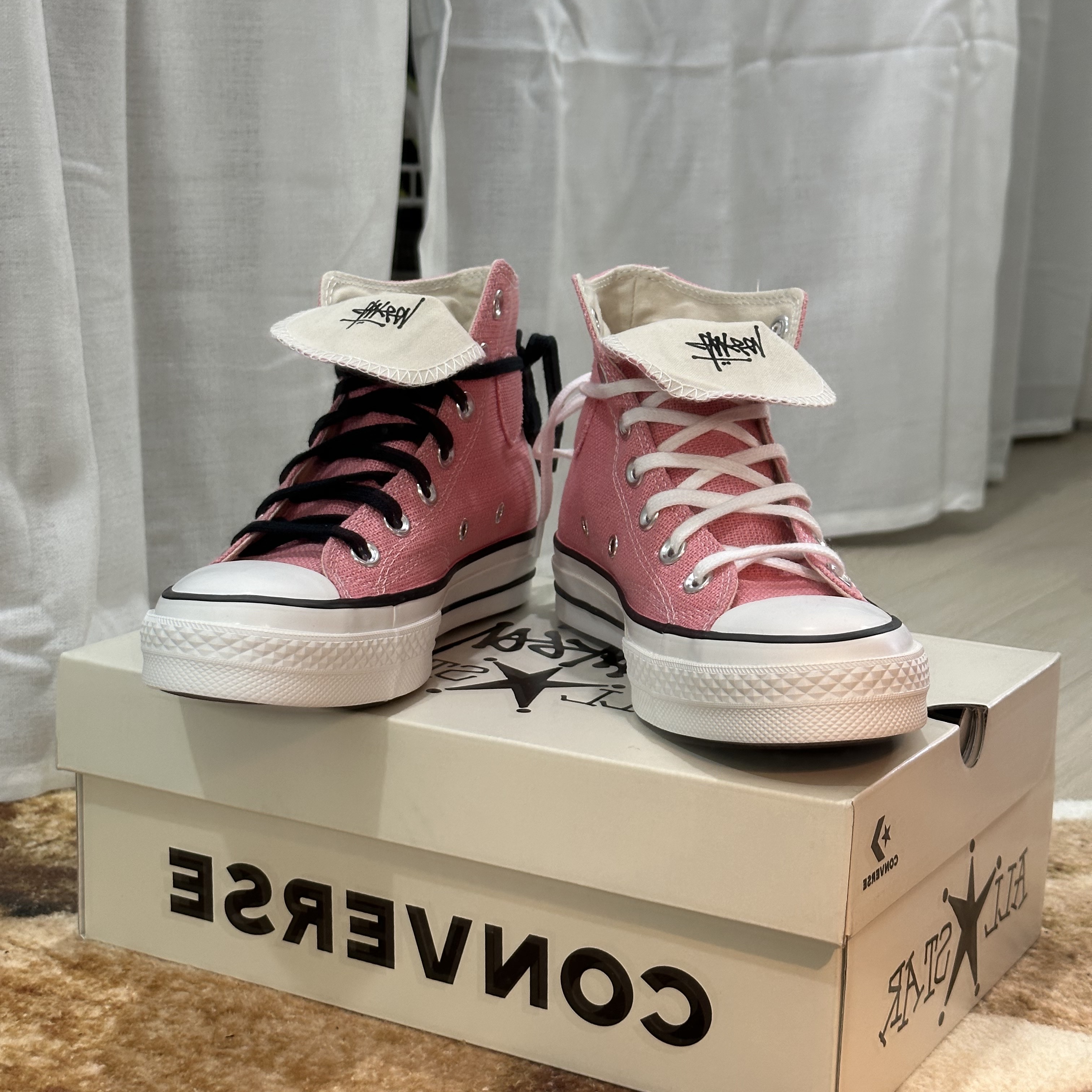 Converse x Stussy Chuck 70 High Plumeria 착용 스타일 - 3