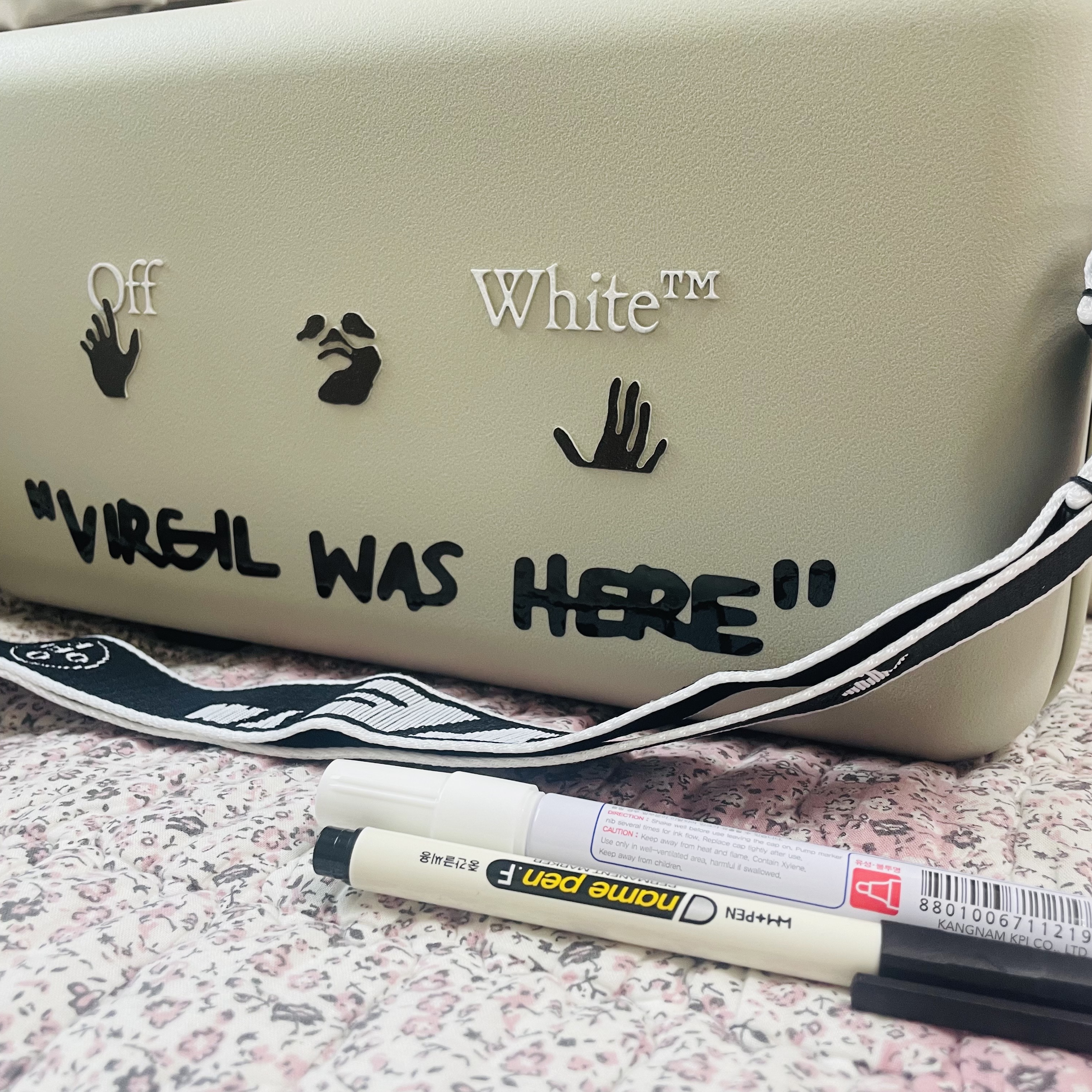 Off-White x Amore Pacific Protection Box (Without Cosmetics) 착용 스타일