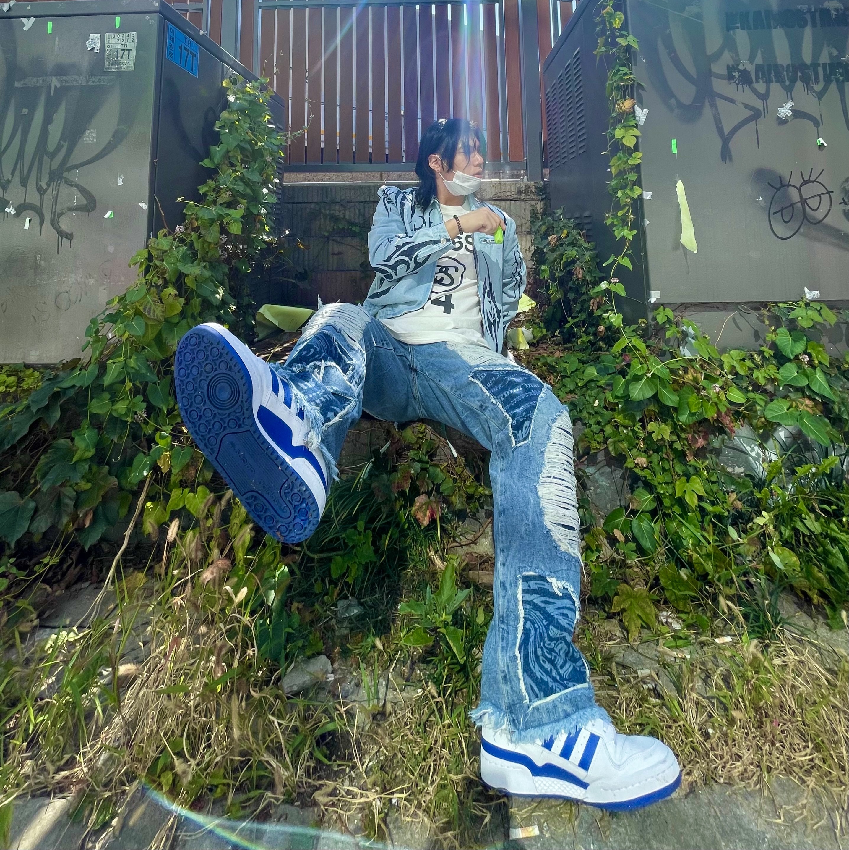 Adidas Forum Mid White Royal Blue 착용 스타일