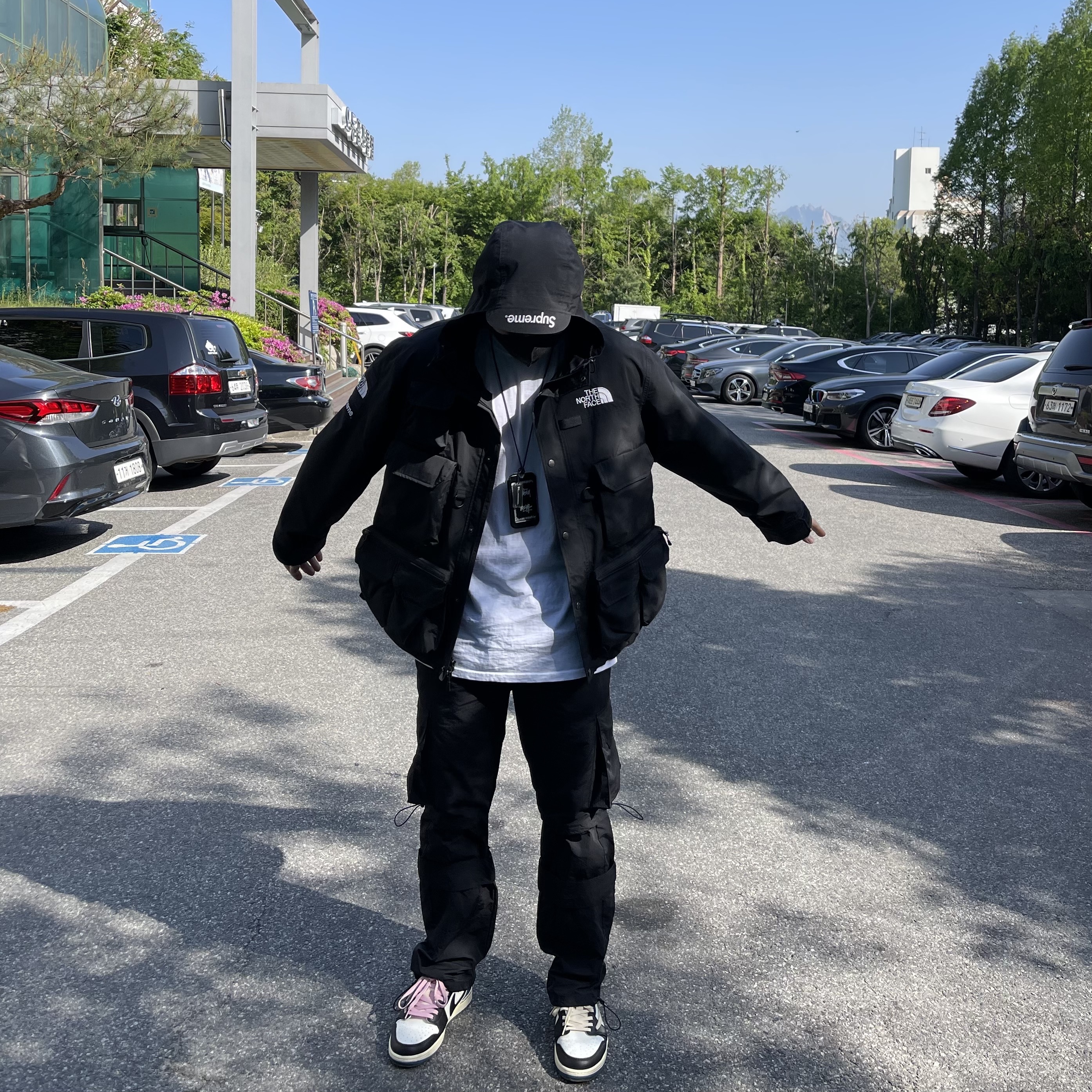 Supreme x The North Face Cargo Jacket Black - 20SS 착용 스타일