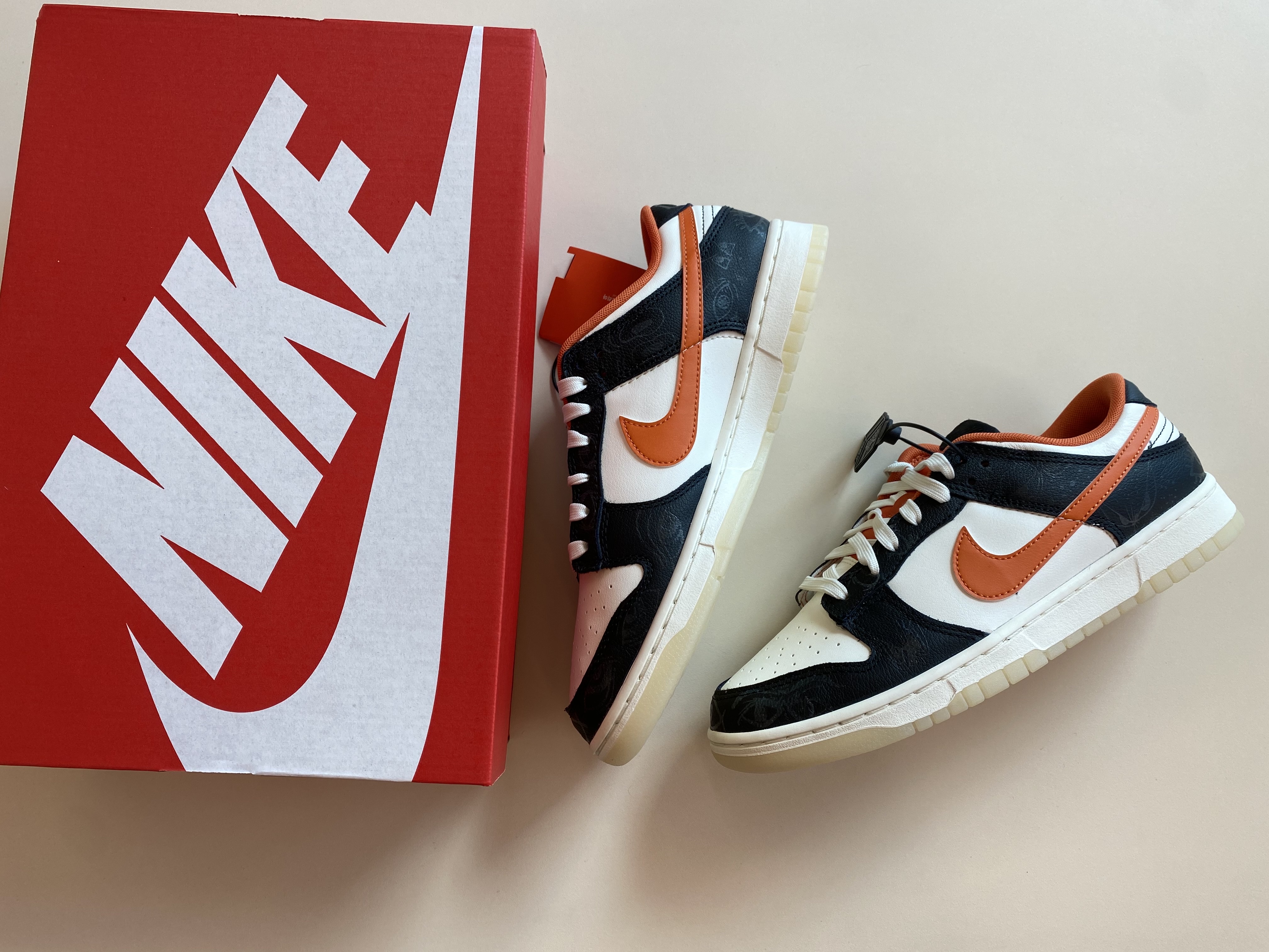 Nike Dunk Low Retro PRM Halloween 착용 스타일