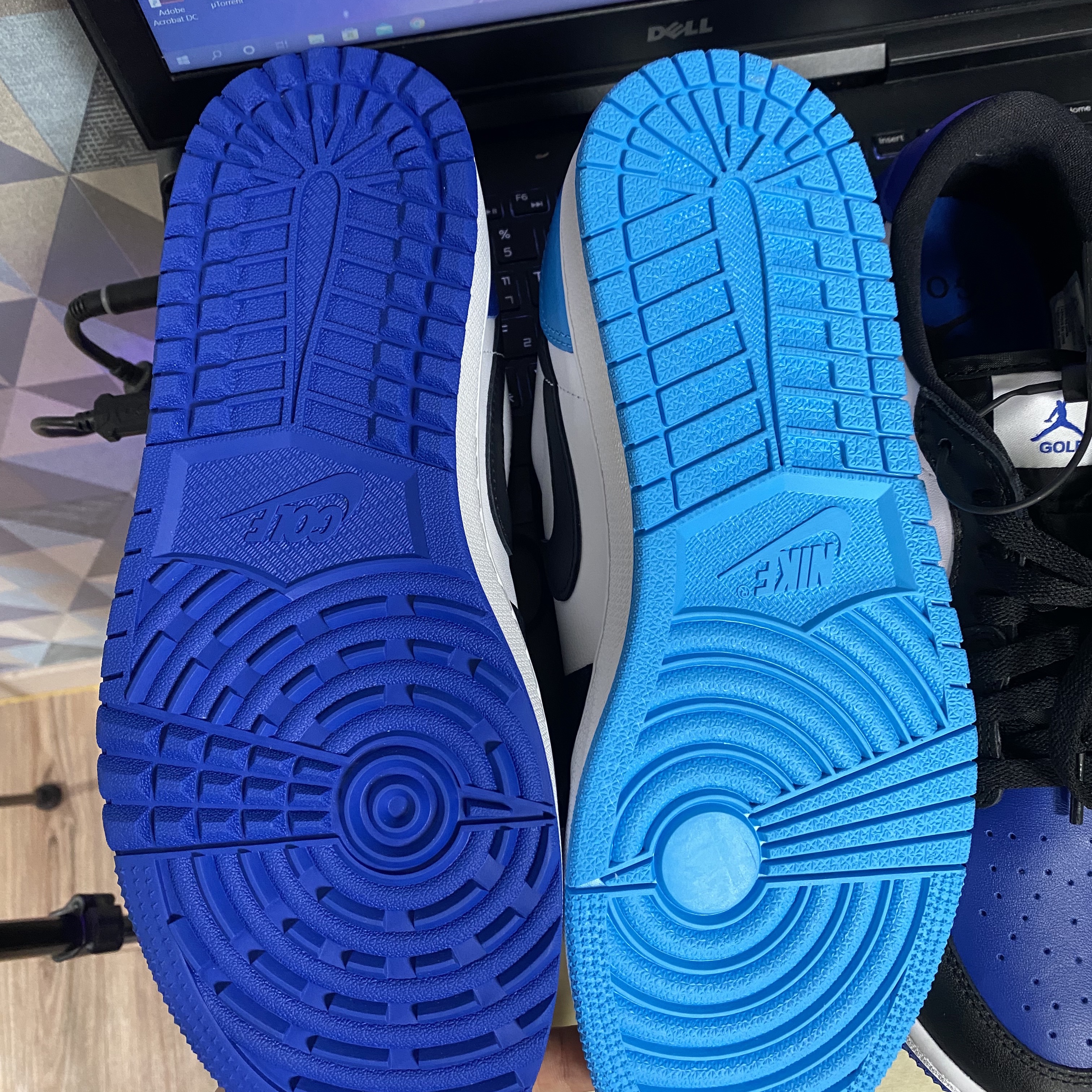Jordan 1 Retro Low OG Black and Dark Powder Blue, Jordan 1 Low Golf Sport Royal 착용 스타일 - 3