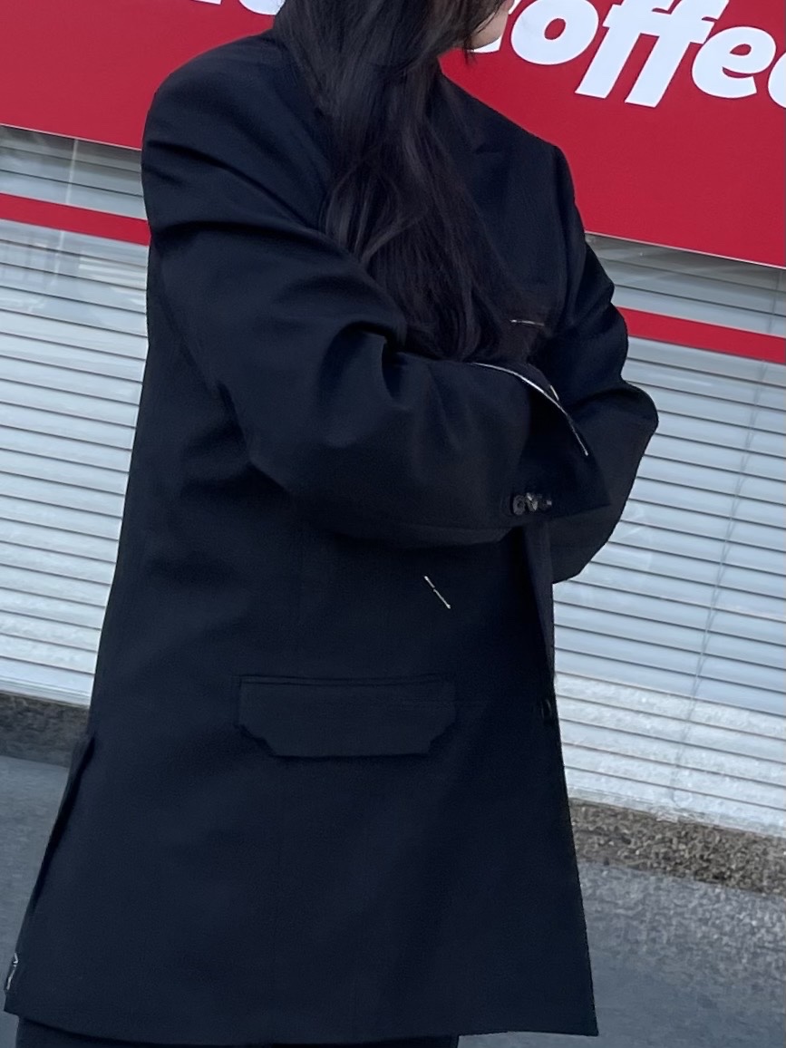 Zara x Ader Error Oversized Blazer Black 착용 스타일 - 1