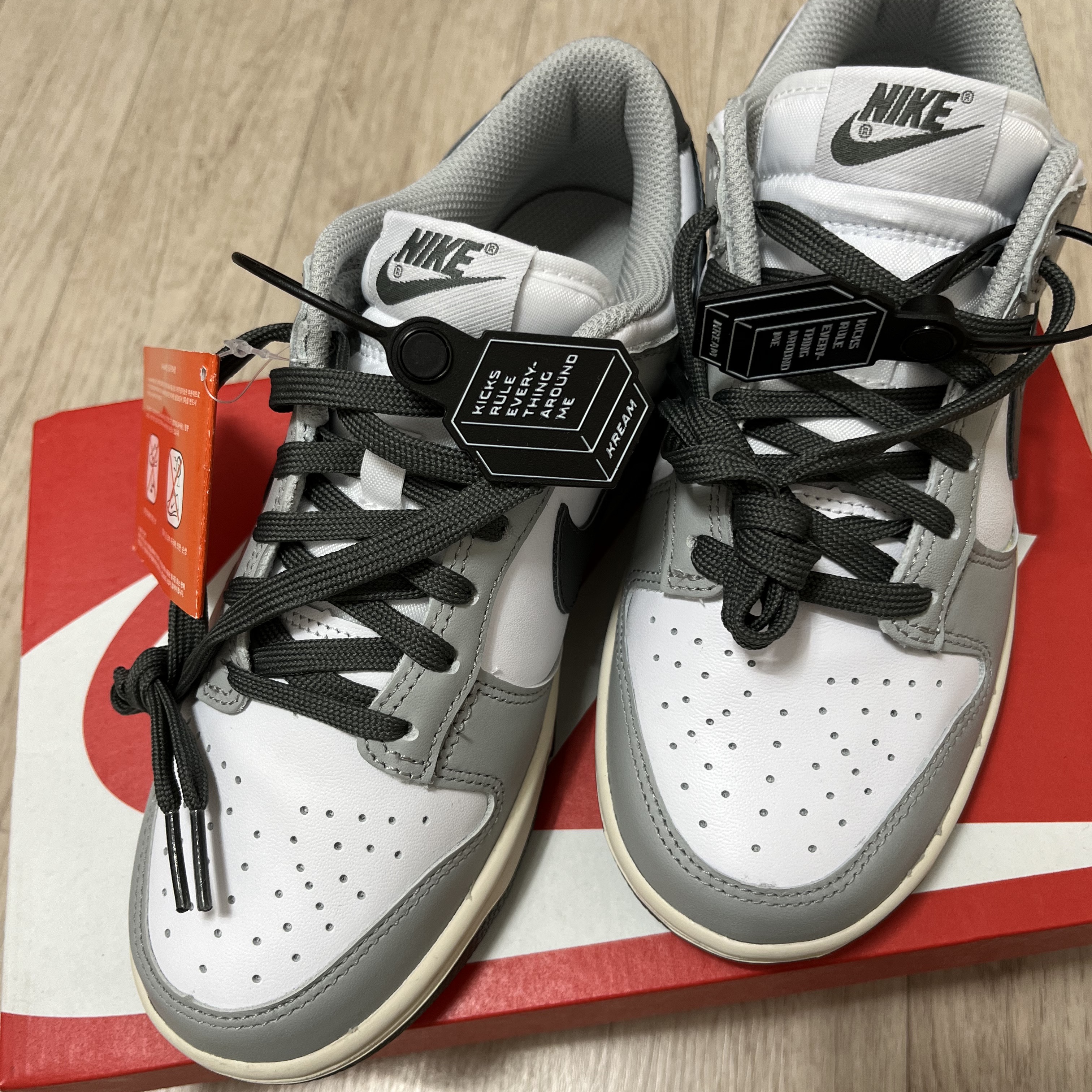 (W) Nike Dunk Low Light Smoke Grey 착용 스타일