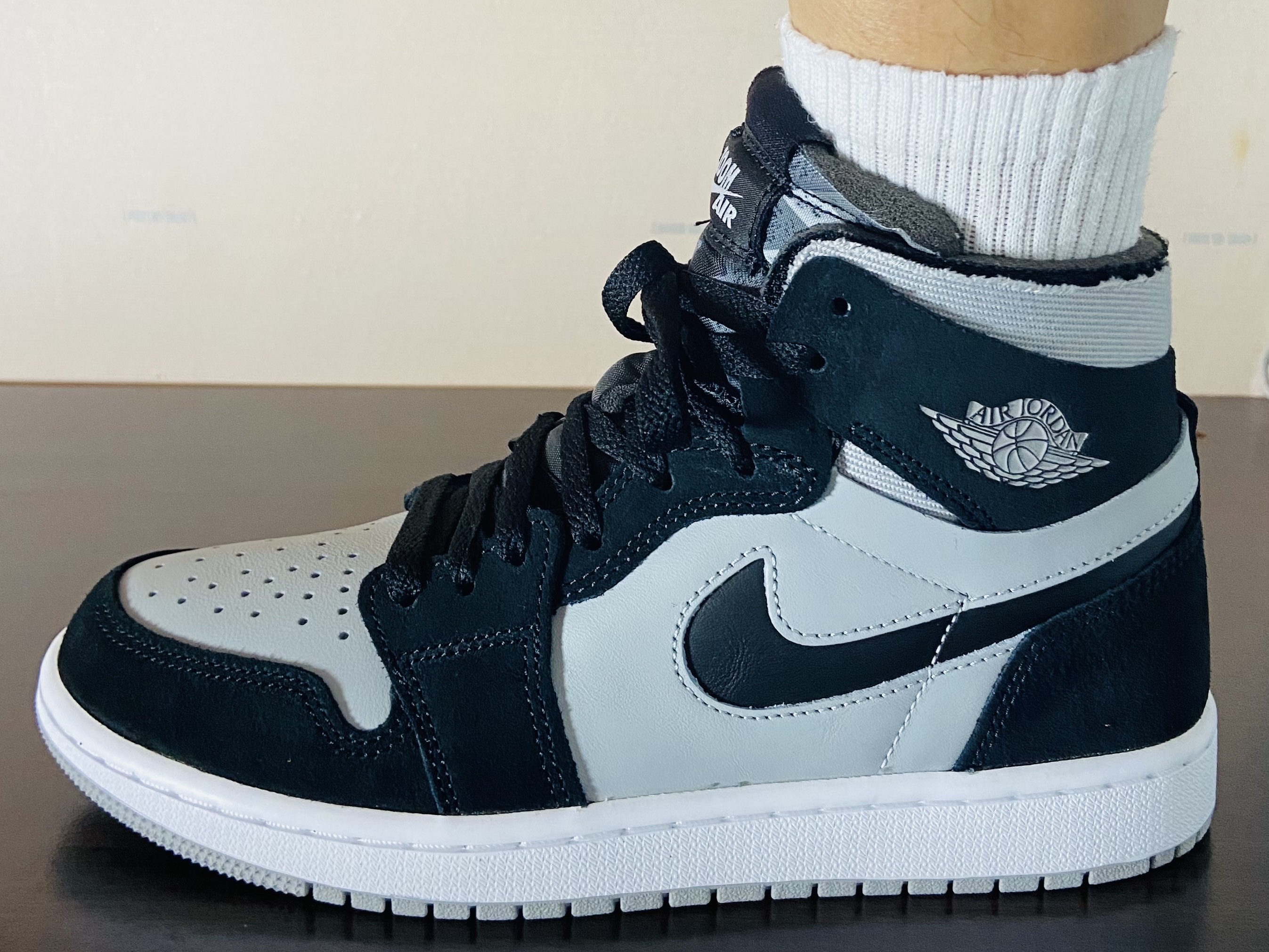 Jordan 1 Zoom Air CMFT Black Light Smoke Grey 착용 스타일