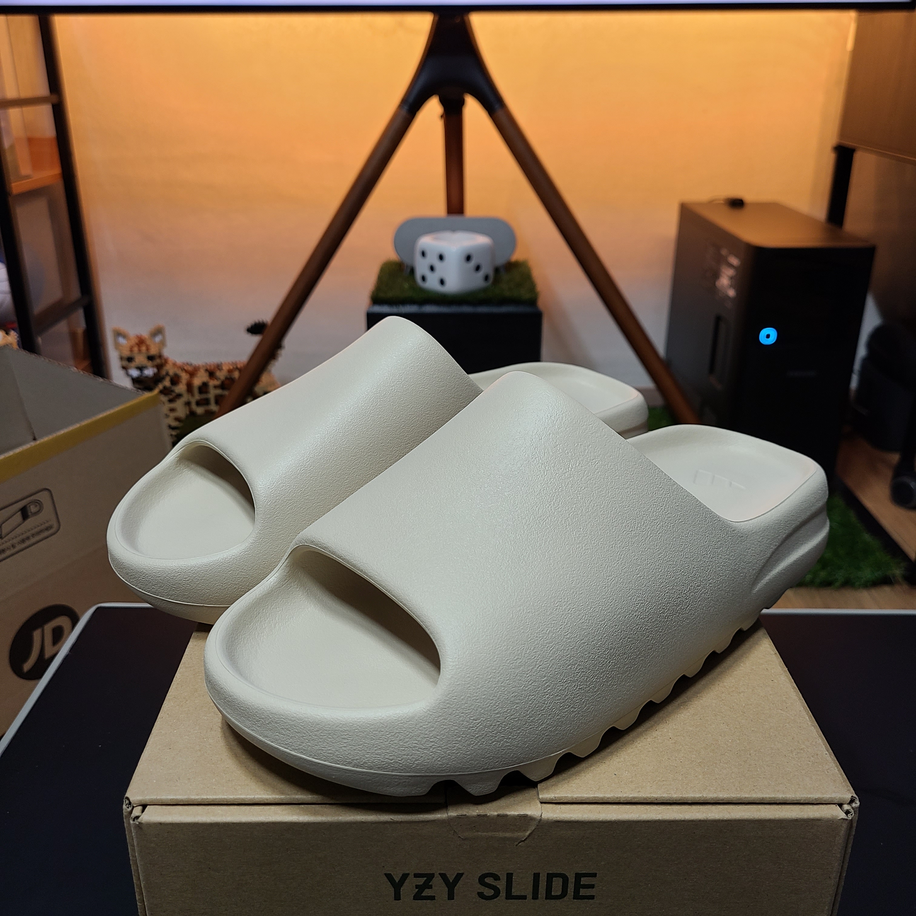 Adidas Yeezy Slide Bone 2022/2023 착용 스타일