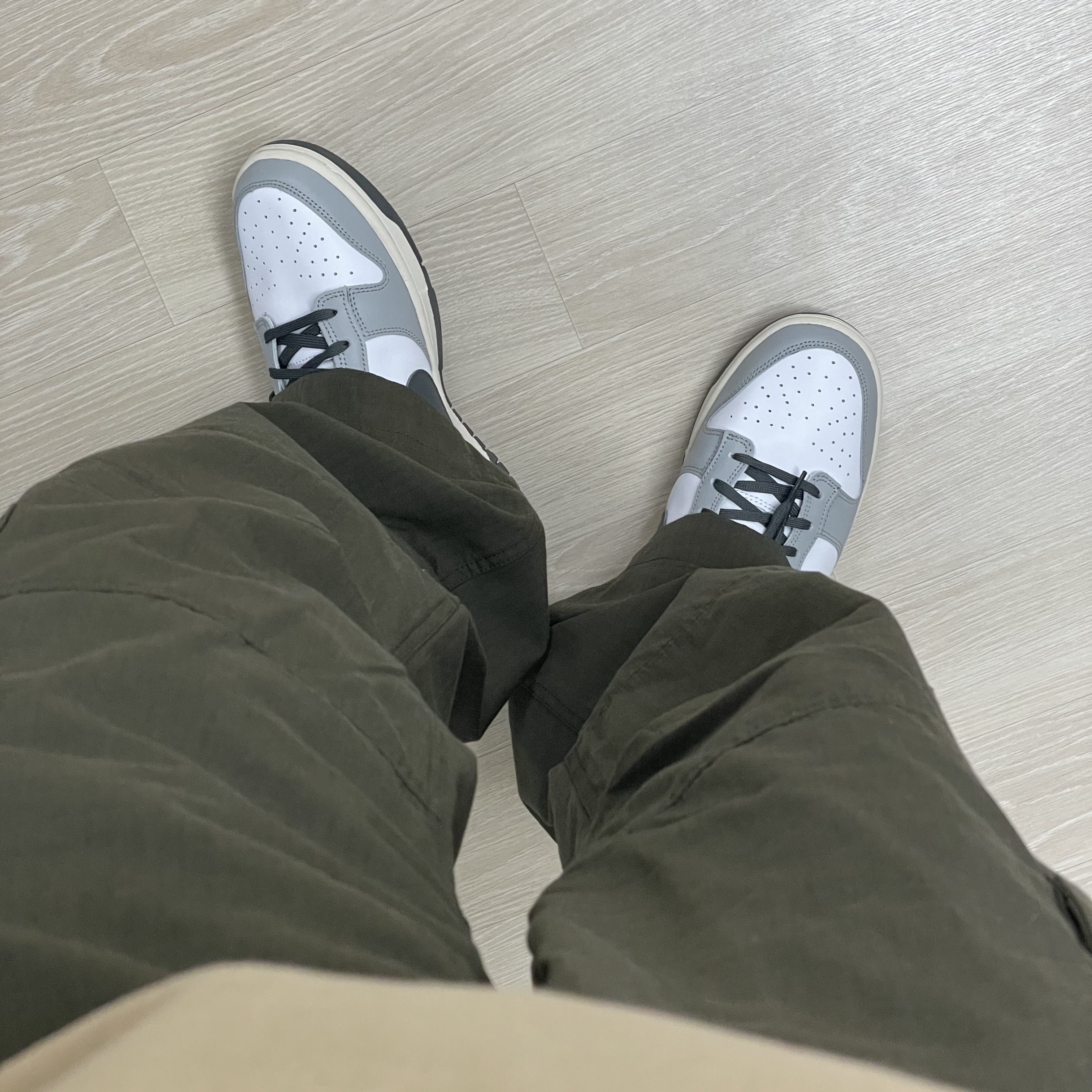 (W) Nike Dunk Low Light Smoke Grey 착용 스타일 - 2