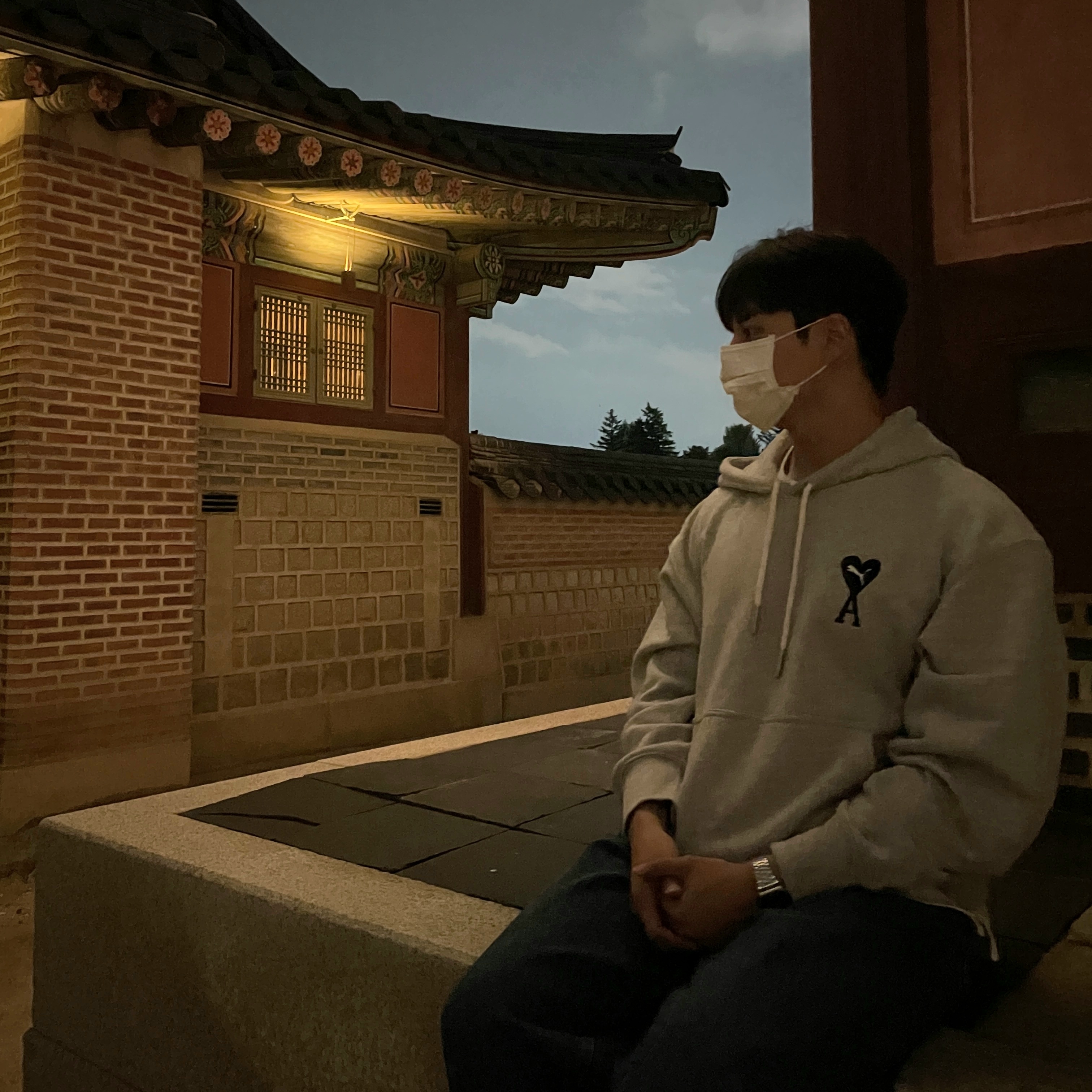 Puma x AMI Hoodie Light Gray Heather 착용 스타일