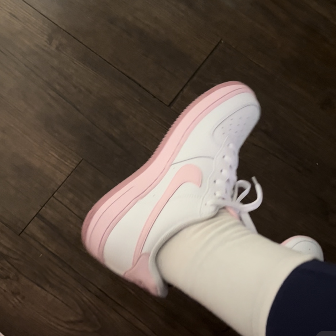 (GS) Nike Air Force 1 White Pink 착용 스타일 - 2