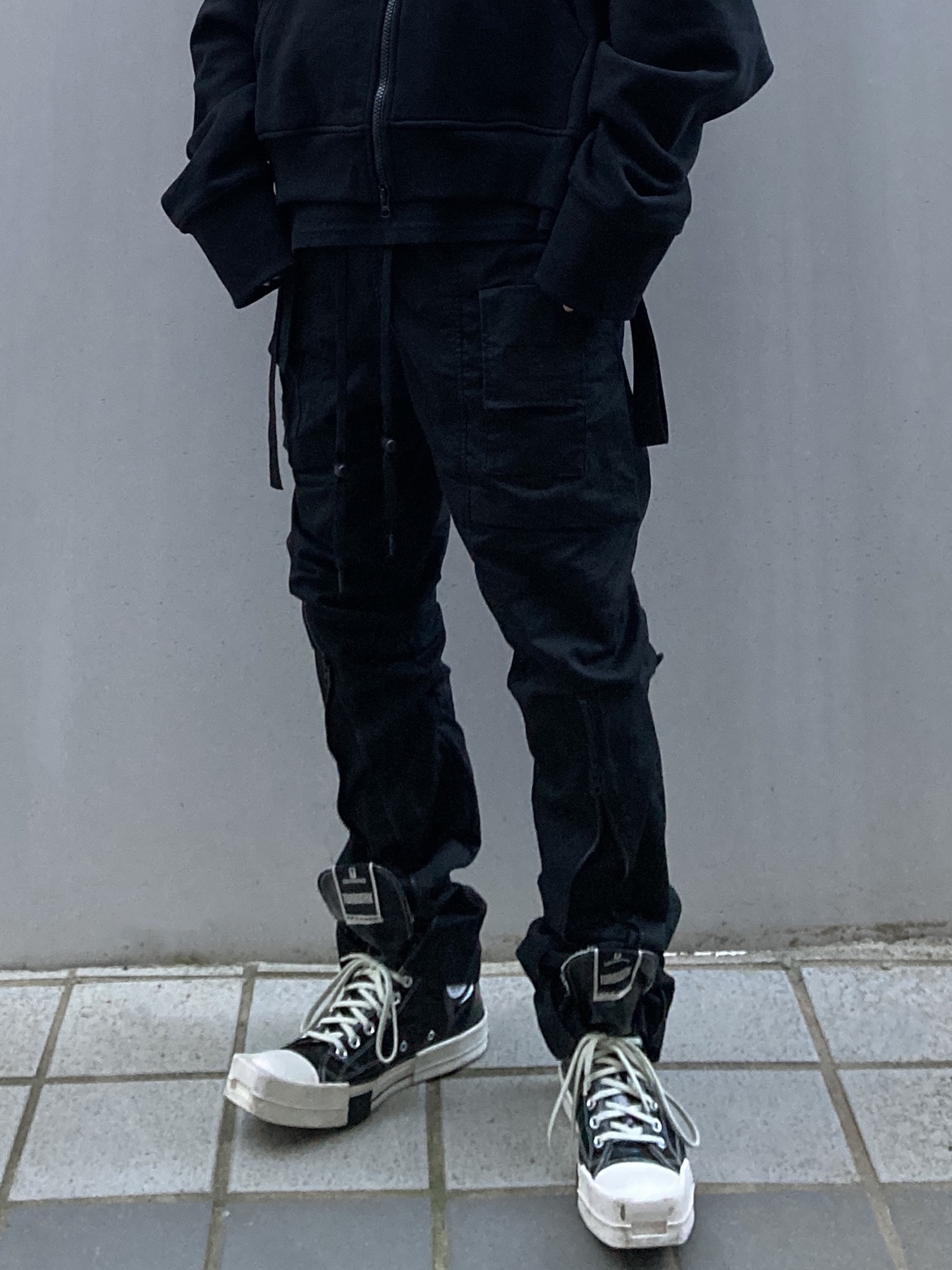 Converse x Drkshdw Turbodrk Chuck 70 Hi Black Lacquered Denim 착용 스타일 - 2