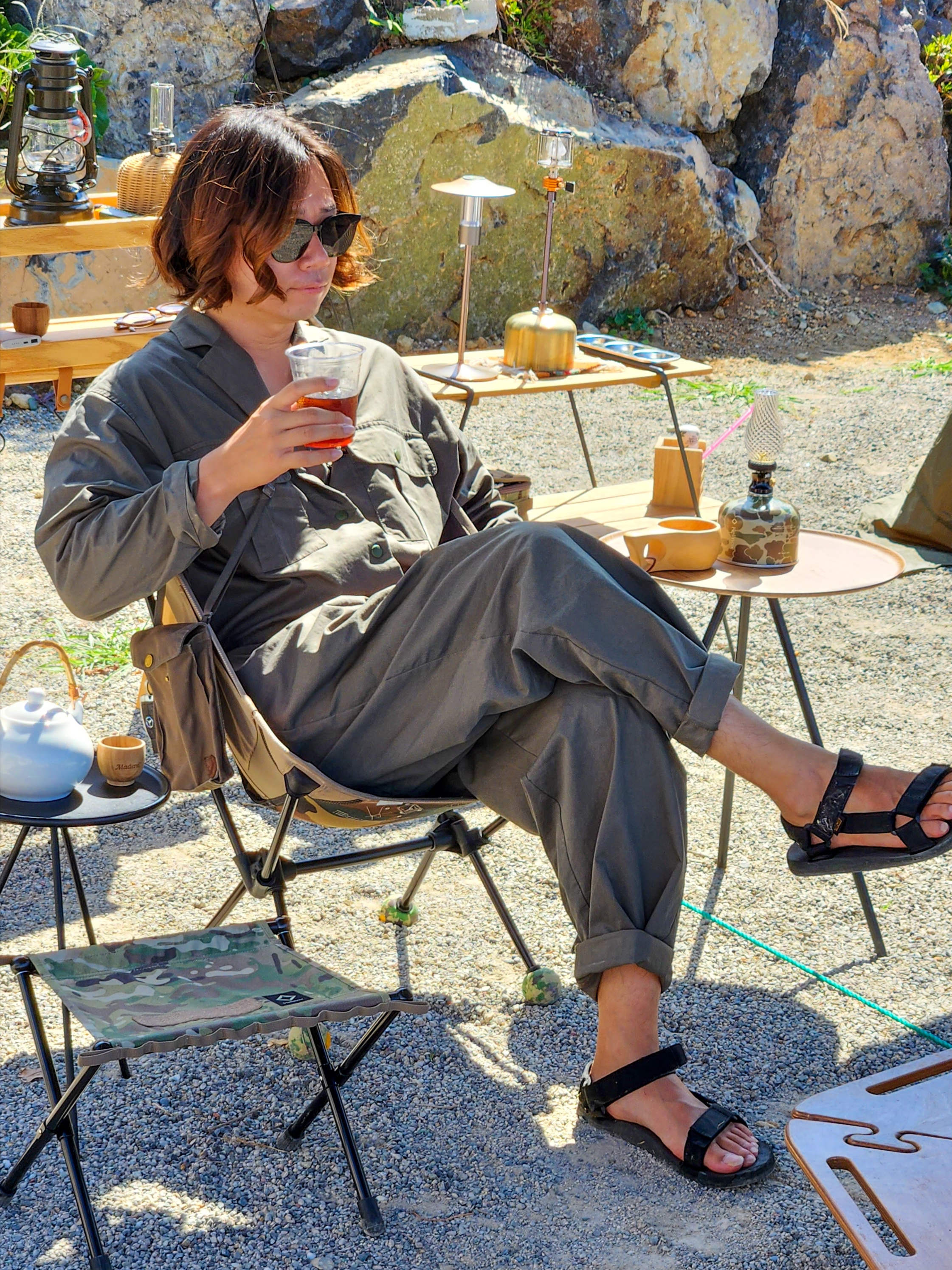Helinox Tactical Speed Stool M Multicam, Helinox x Carhartt WIP Valiant 4 Tactical Chair 착용 스타일