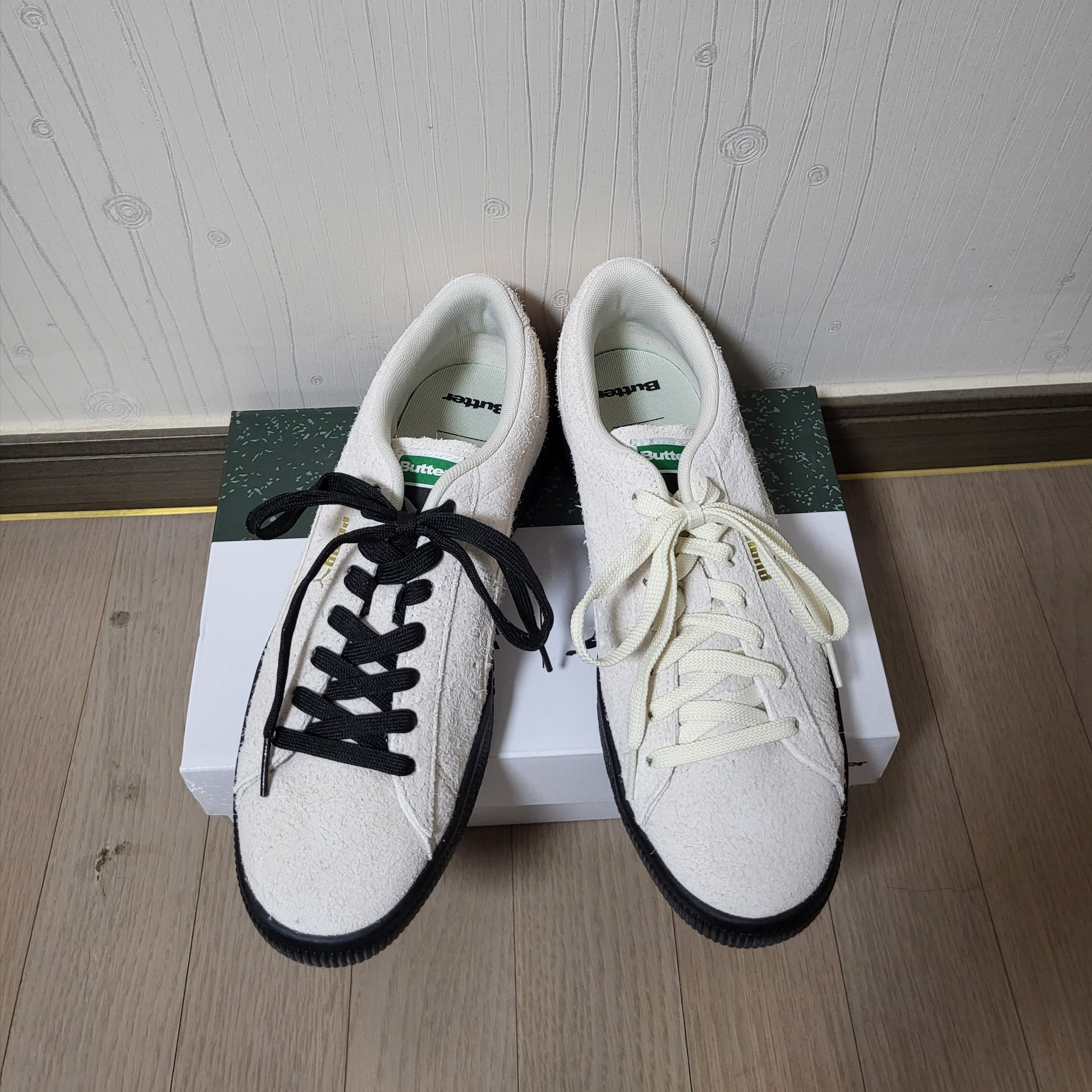 Puma x Butter Goods Suede VTG HS Whisper White 착용 스타일 - 2
