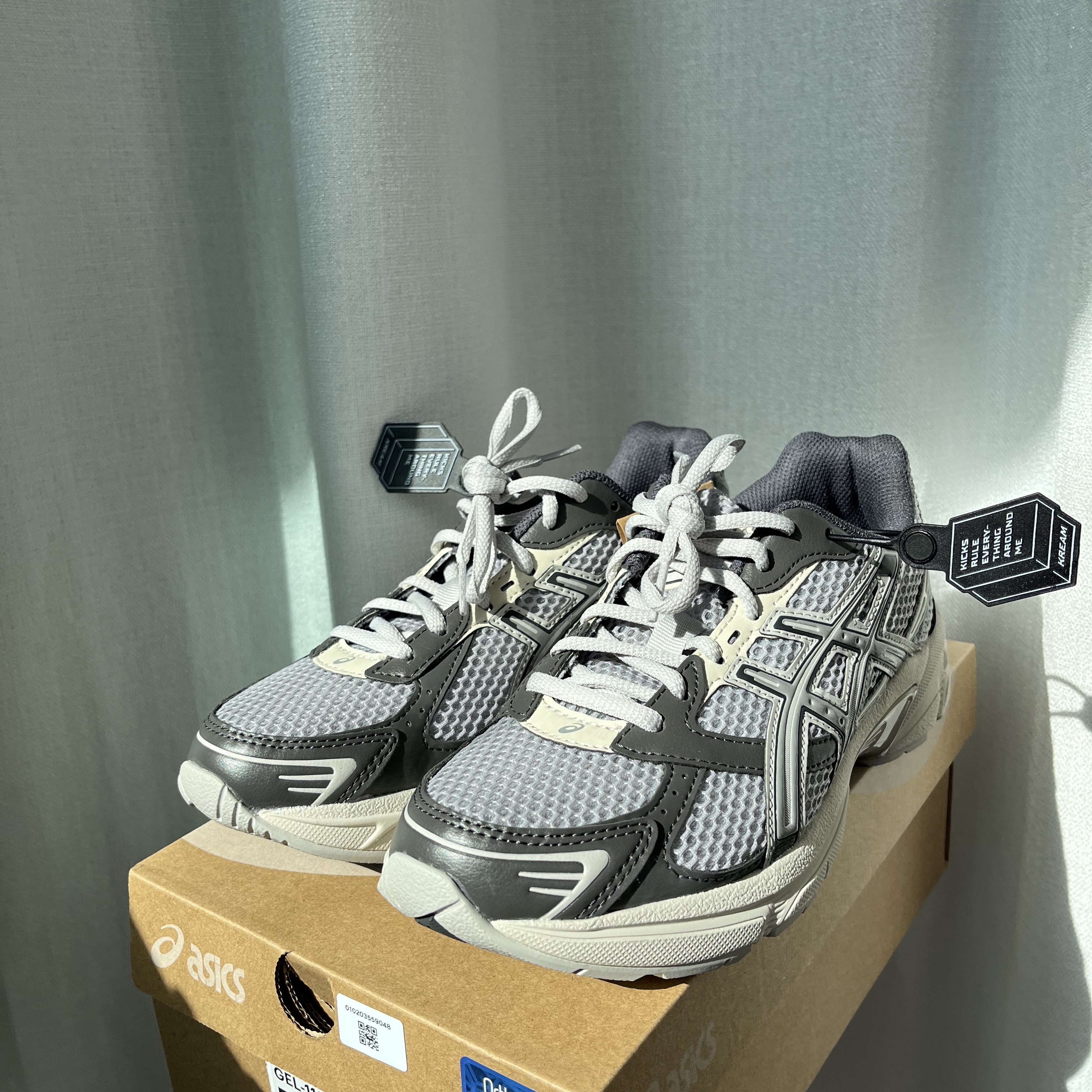 Asics Gel-1130 Oyster Grey Clay Grey 착용 스타일 - 1
