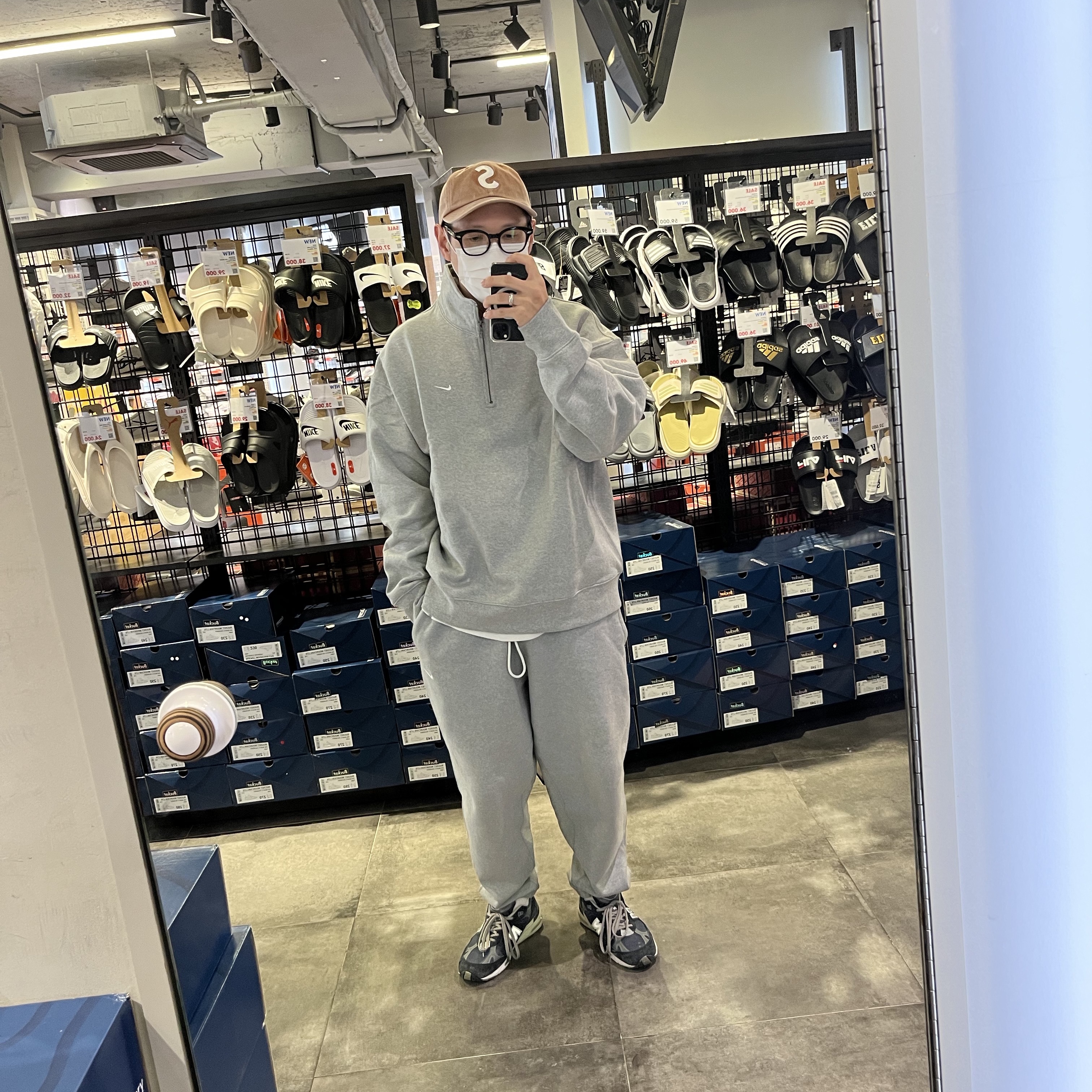 Nike NRG Solo Swoosh Fleece Pants Dark Grey Heather - US/EU, Nike NRG Solo Swoosh Heavy Weight BB Quarter Zip Top Dark Grey Heather - Asia 착용 스타일