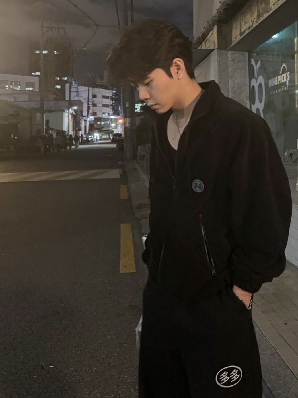 Dada Logo Sweatpants Black, Dada Fleece Jacket Black 착용 스타일 - 1