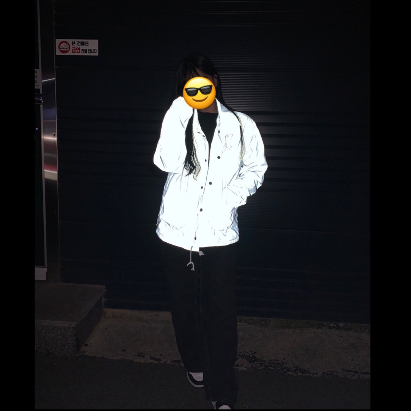 Darkr8m Studio x Hardhitters Reflective Coach Jacket Black, (W) Jordan 1 Low Black Siren Red 착용 스타일