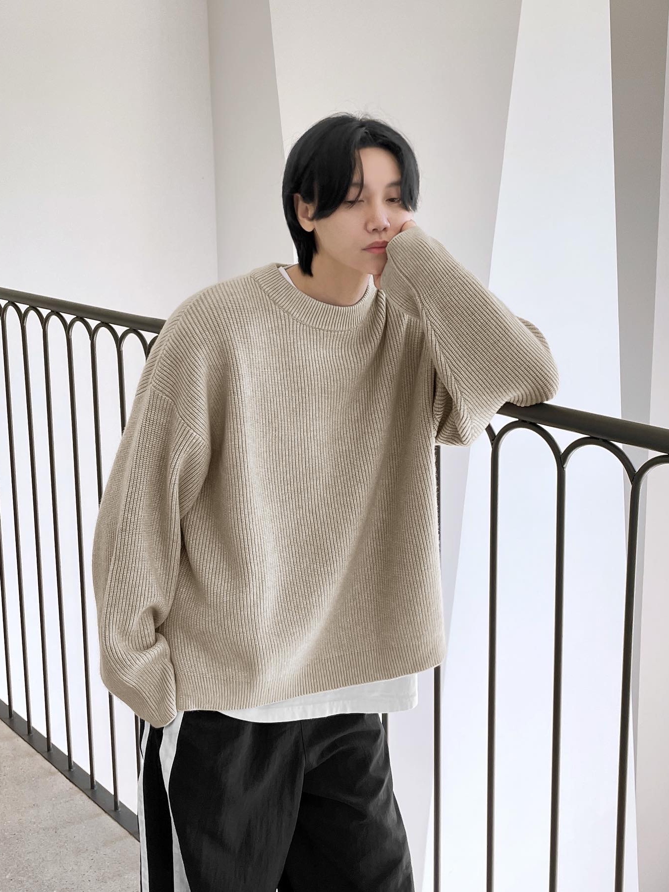 Balenciaga Defender Sneakers Beige 착용 스타일 - 3