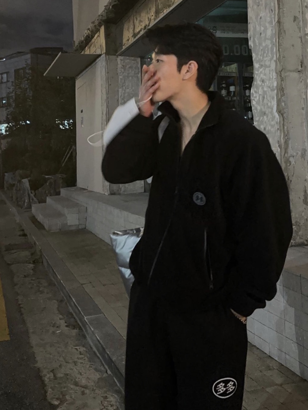 Dada Logo Sweatpants Black, Dada Fleece Jacket Black 착용 스타일 - 2