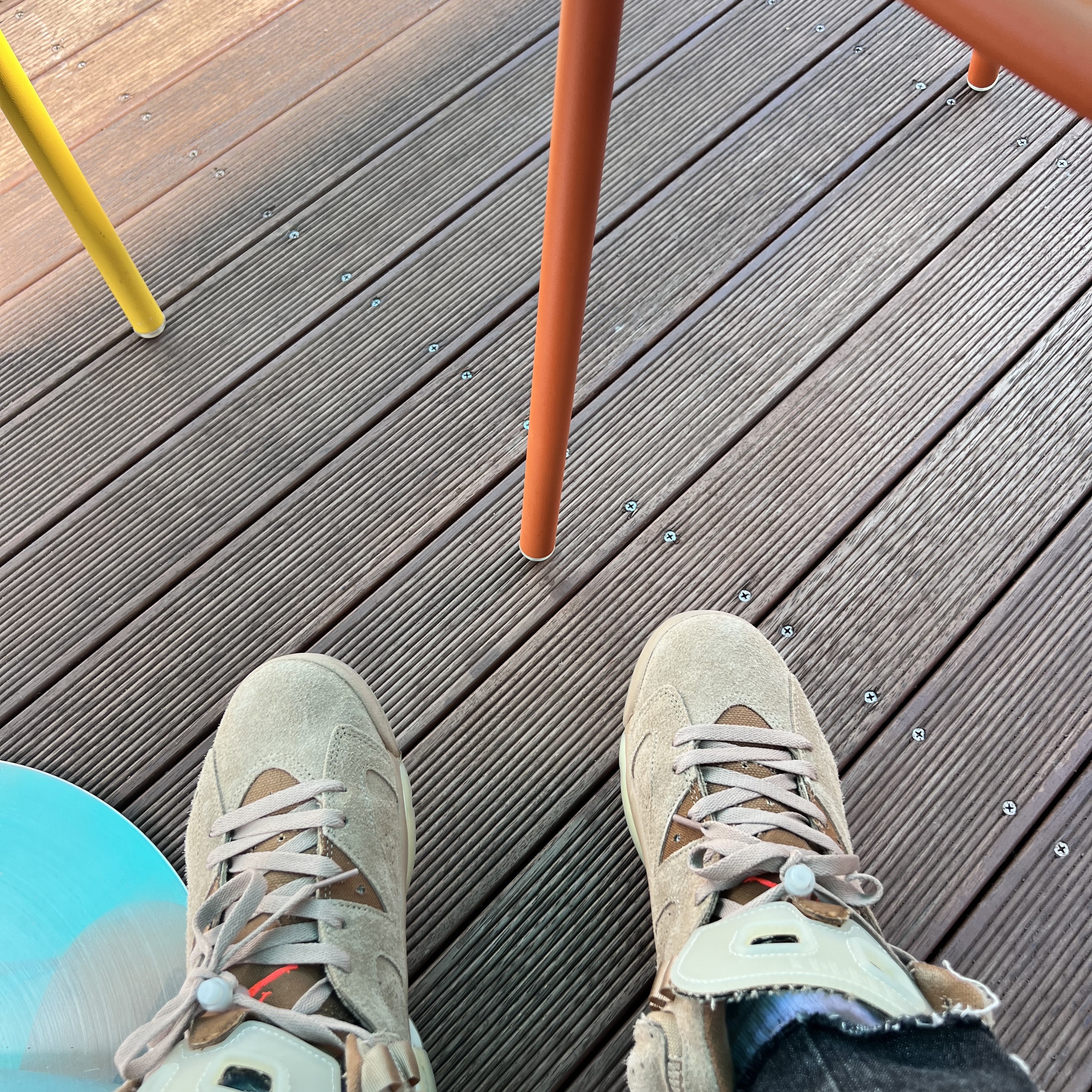 Jordan 6 x Travis Scott Retro SP British Khaki 착용 스타일 - 1