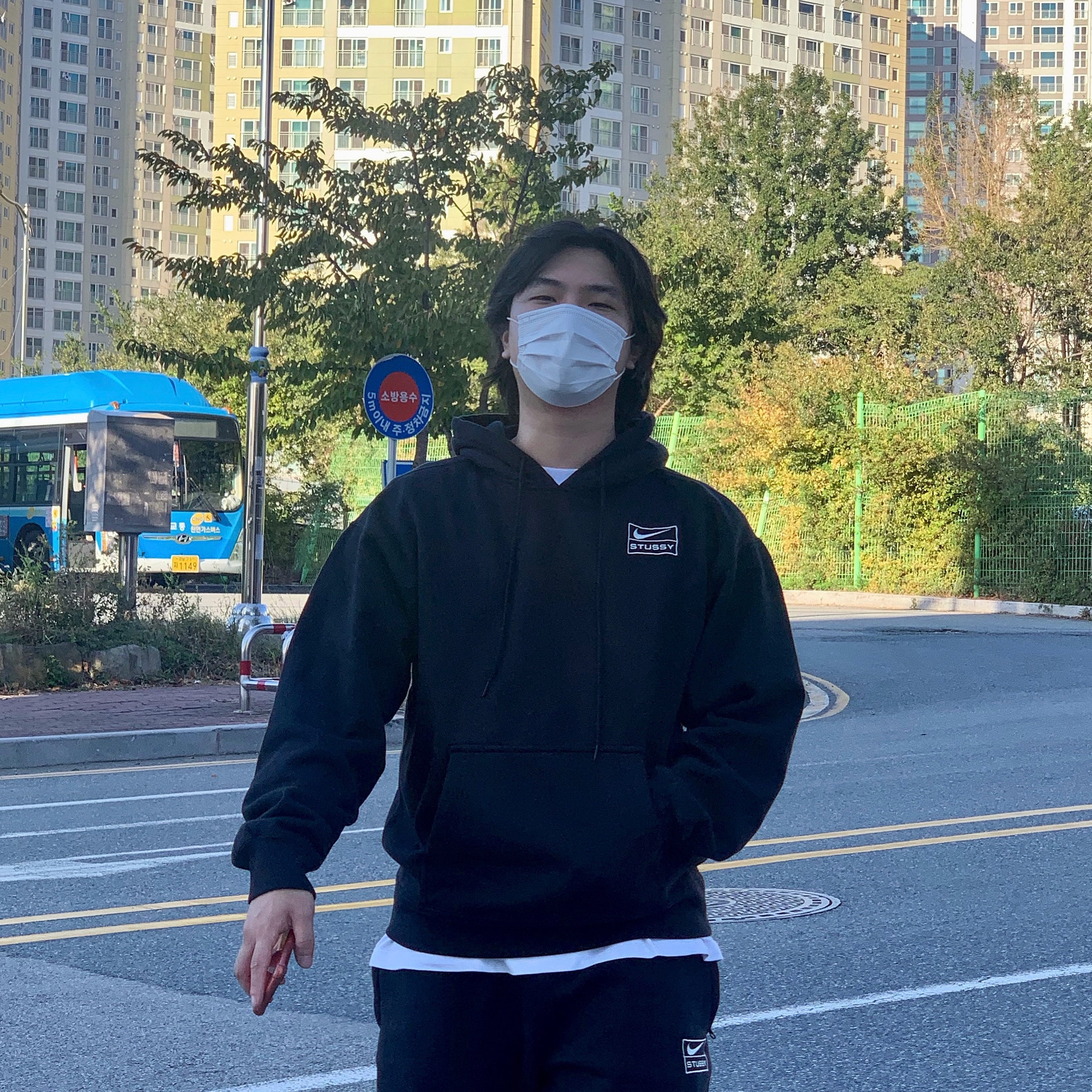 Nike x Stussy NRG RA Washed Pullover Hoodie Black (DN4028-010), Nike x Stussy NRG RA Washed Fleece Pants Black (DN4030-010) 착용 스타일