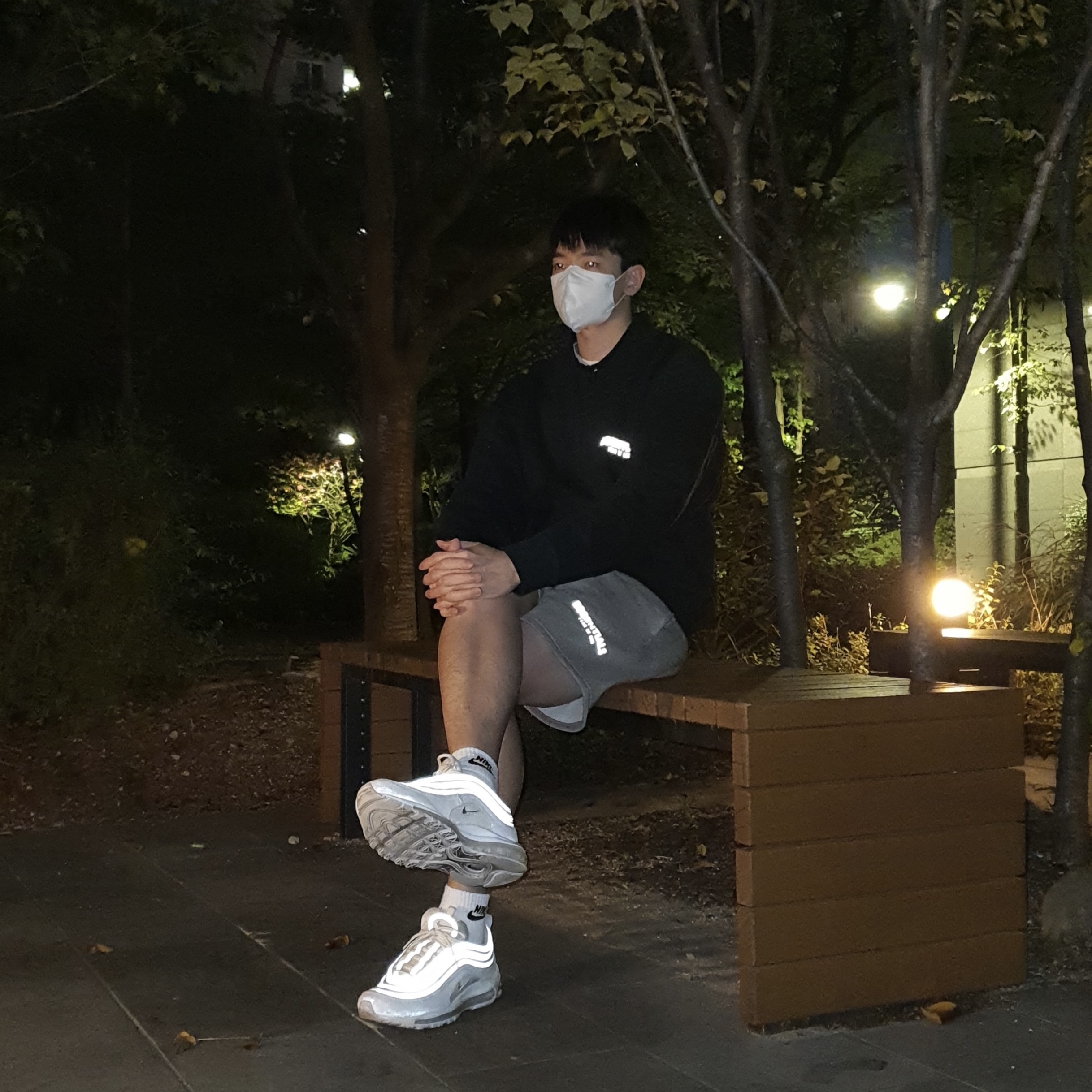 (W) Nike Air Max 97 White Pure Platinum, Essentials Long Sleeve Boxy Polo Black - 20FW 착용 스타일 - 1