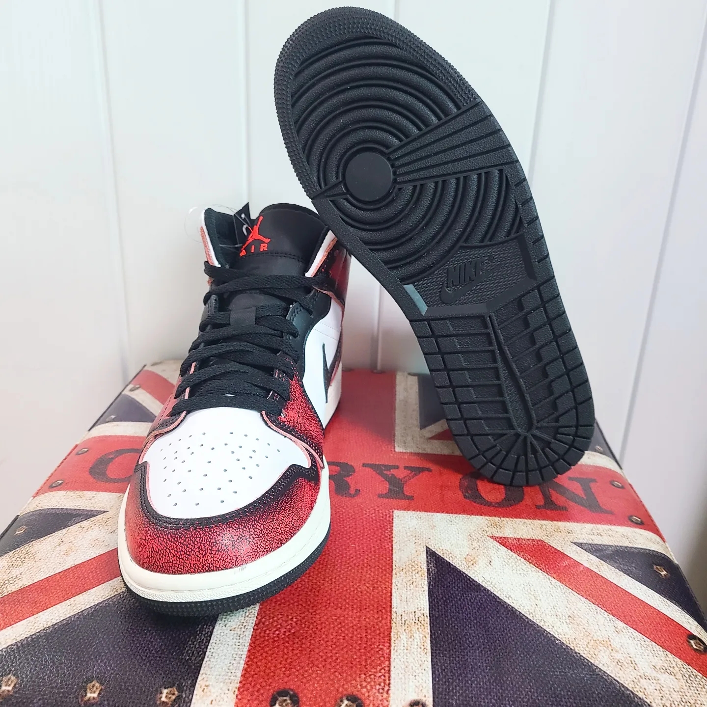 Jordan 1 Mid SE Infrared 23 착용 스타일 - 3