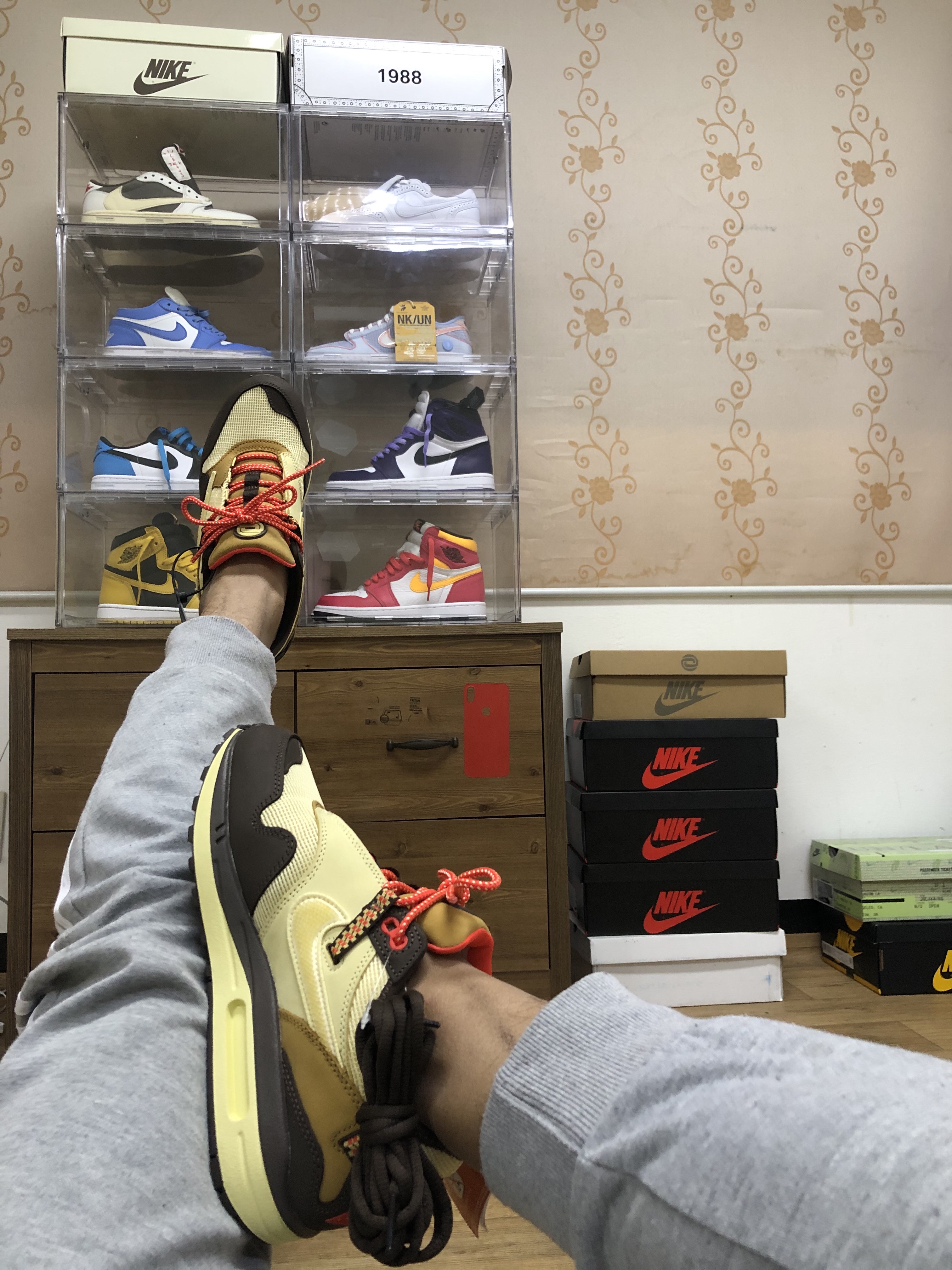 Jordan 1 x Travis Scott Retro Low OG SP Sail and Ridgerock, Nike x Peaceminusone Kwondo1 White 착용 스타일